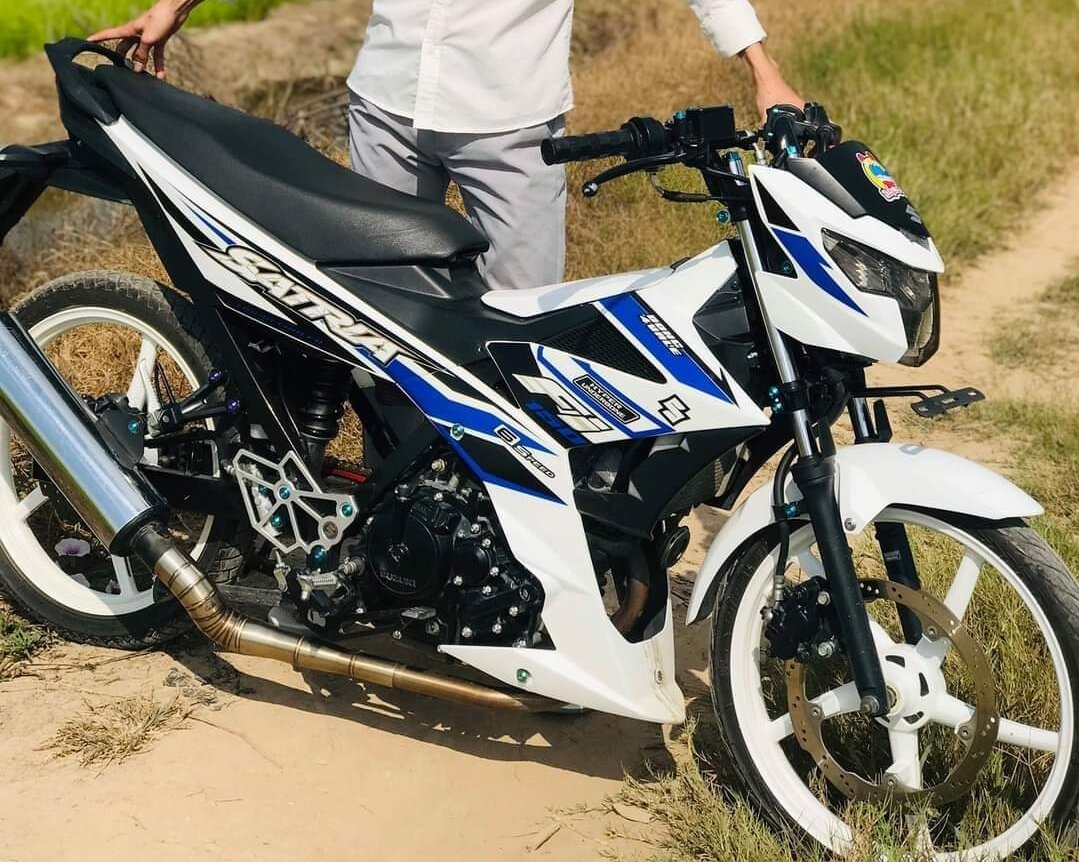 Tem rời satria trắng xanh
