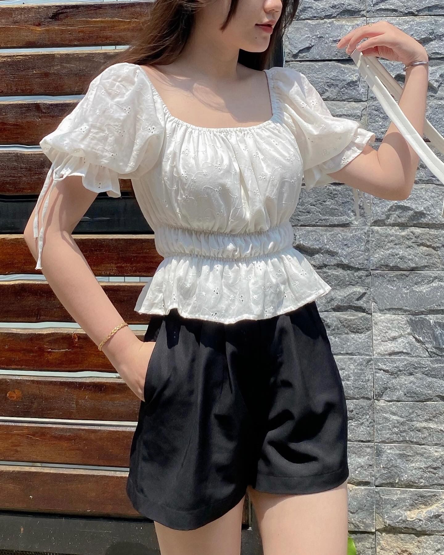 (morningdudu) Áo Kiểu Xô Thêu Nhún Thun- Dolly Top