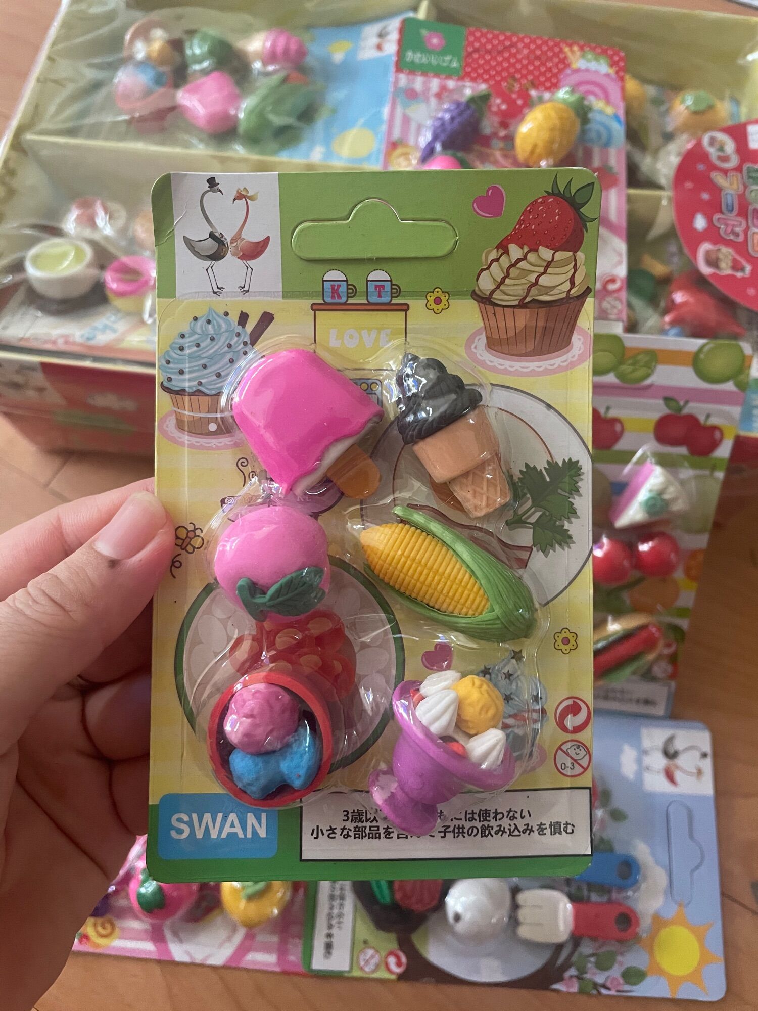 Set 2 Vĩ Gôm Nhiều Hình Ngộ Nghĩnh Cho Bé