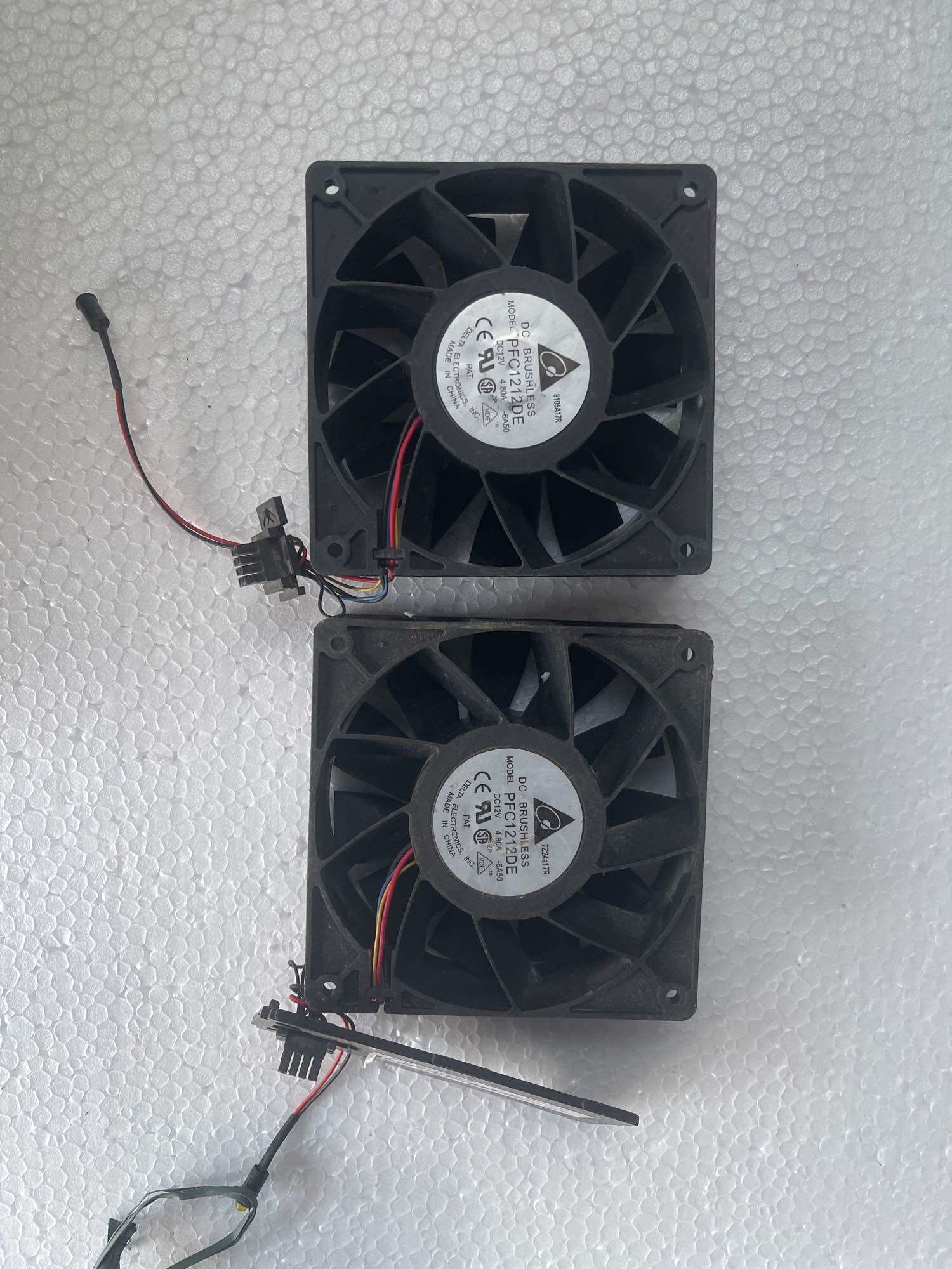 Quạt server Hp delta 12v 4.8A , vuông 12cm