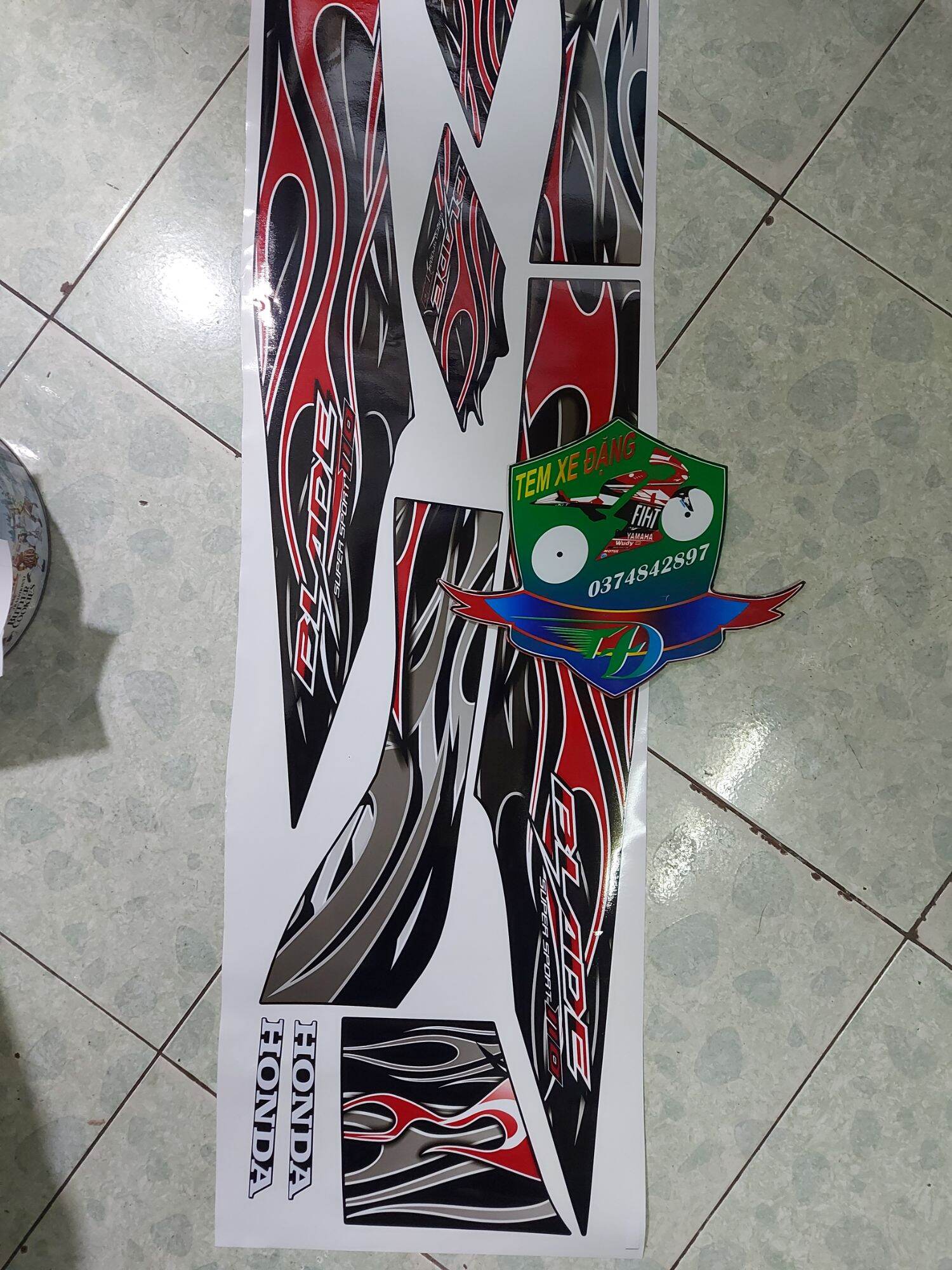 Tem xe blade . tem rời 3 lớp bóng mẫu lửa đỏ đen