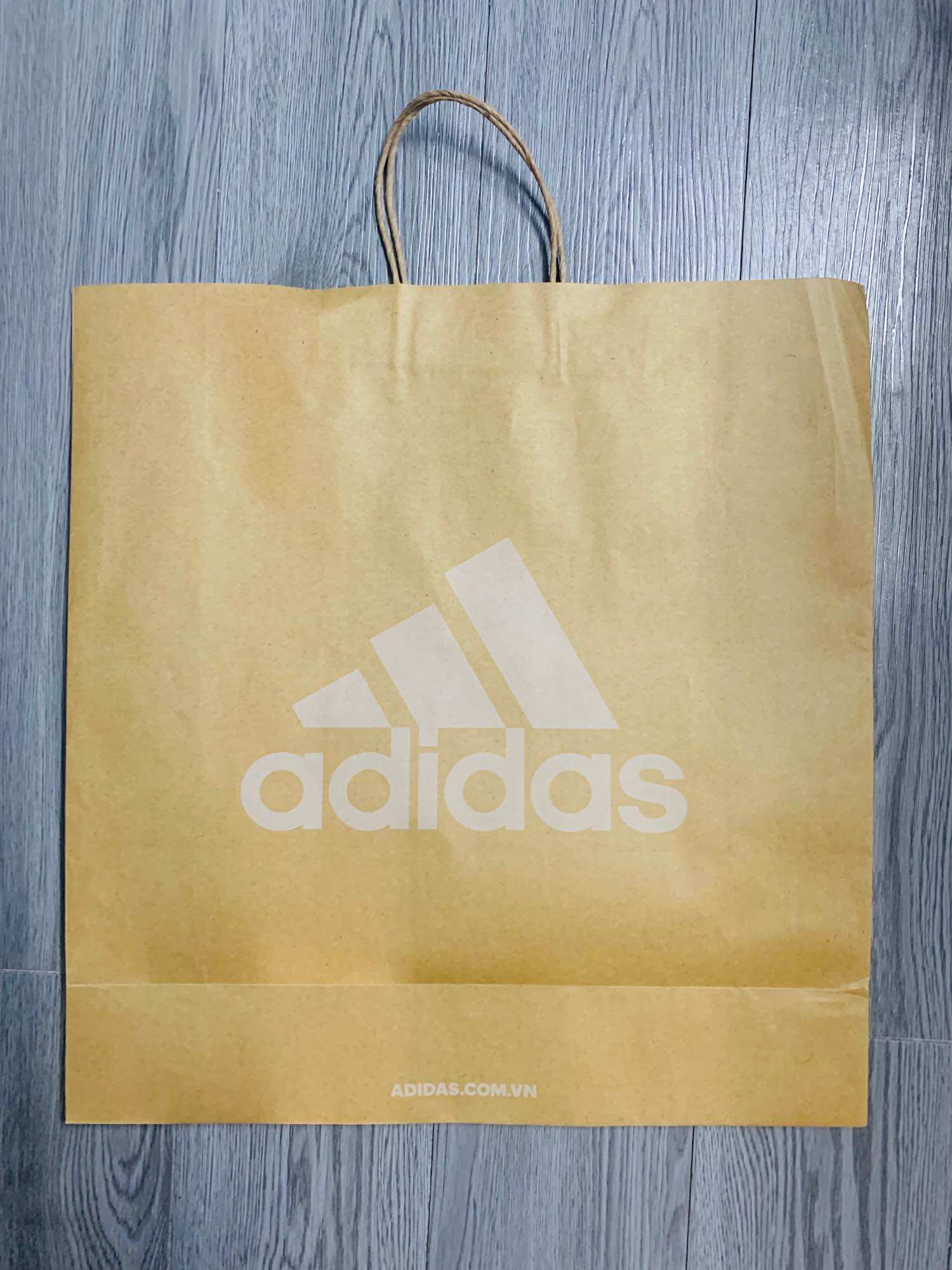 Túi giấy adidas