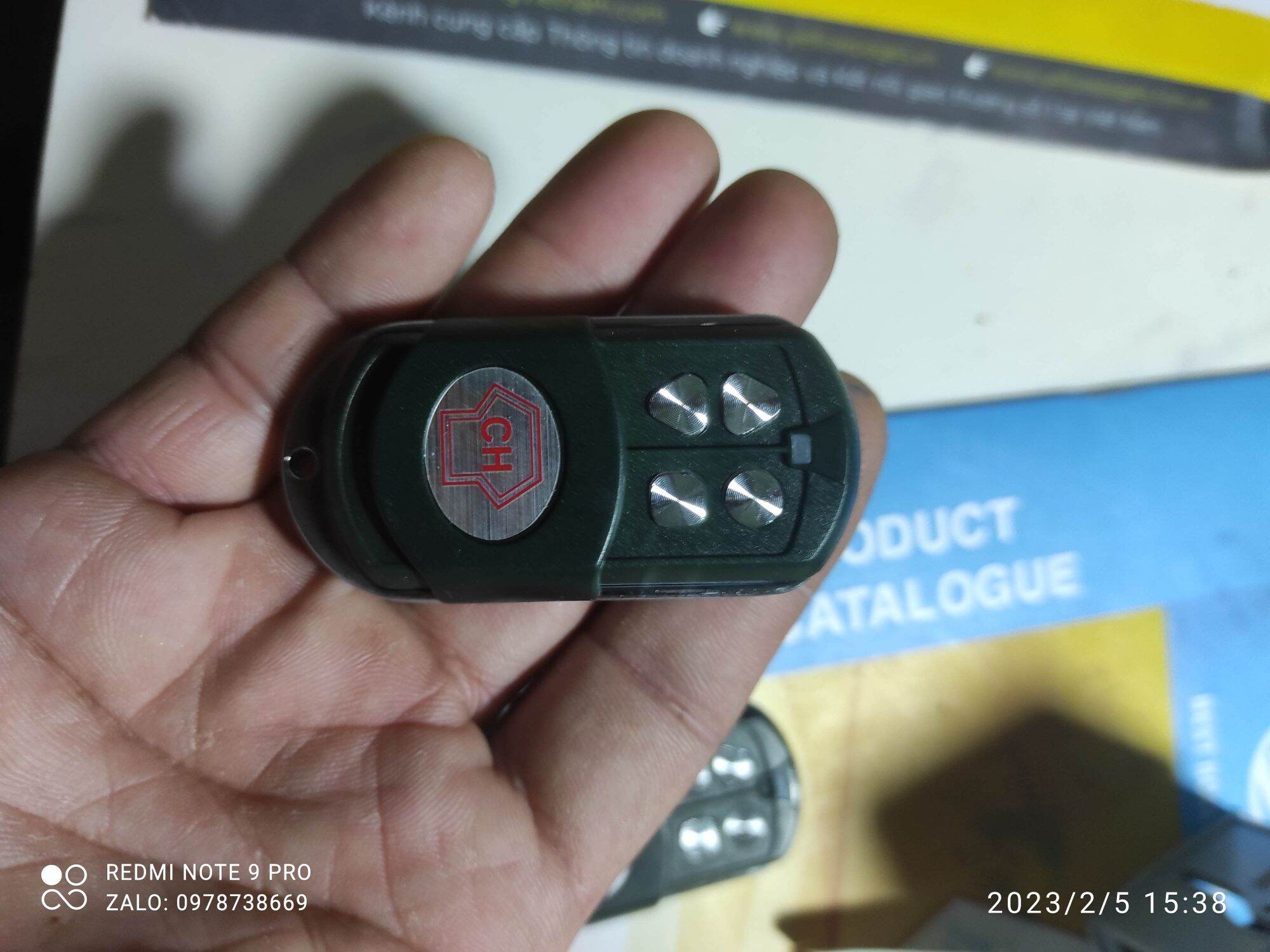 Remote cửa cuốn 365 mhz đèn đỏ Đa năng