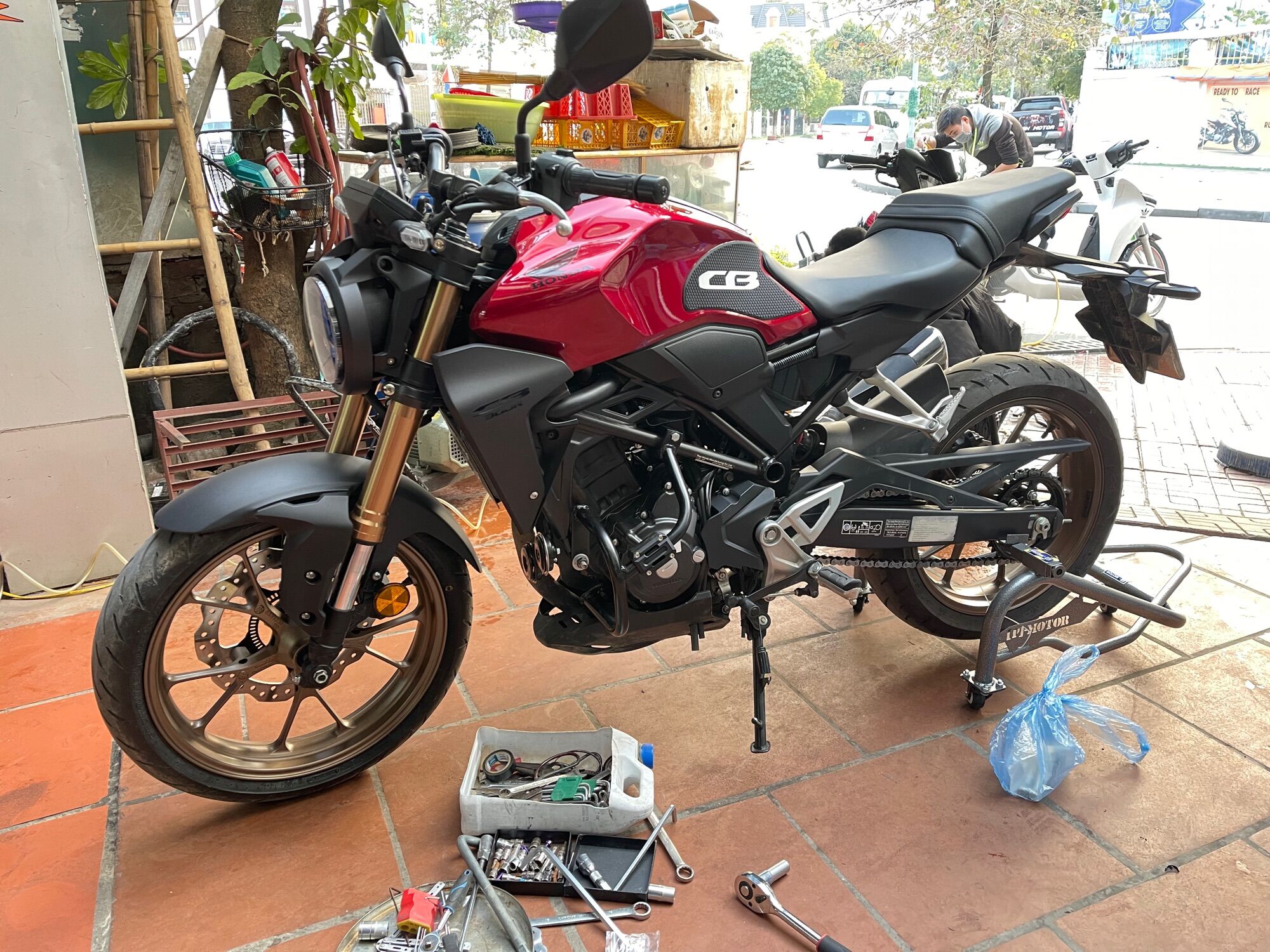Chống đổ khung CB150&CB300R các đời