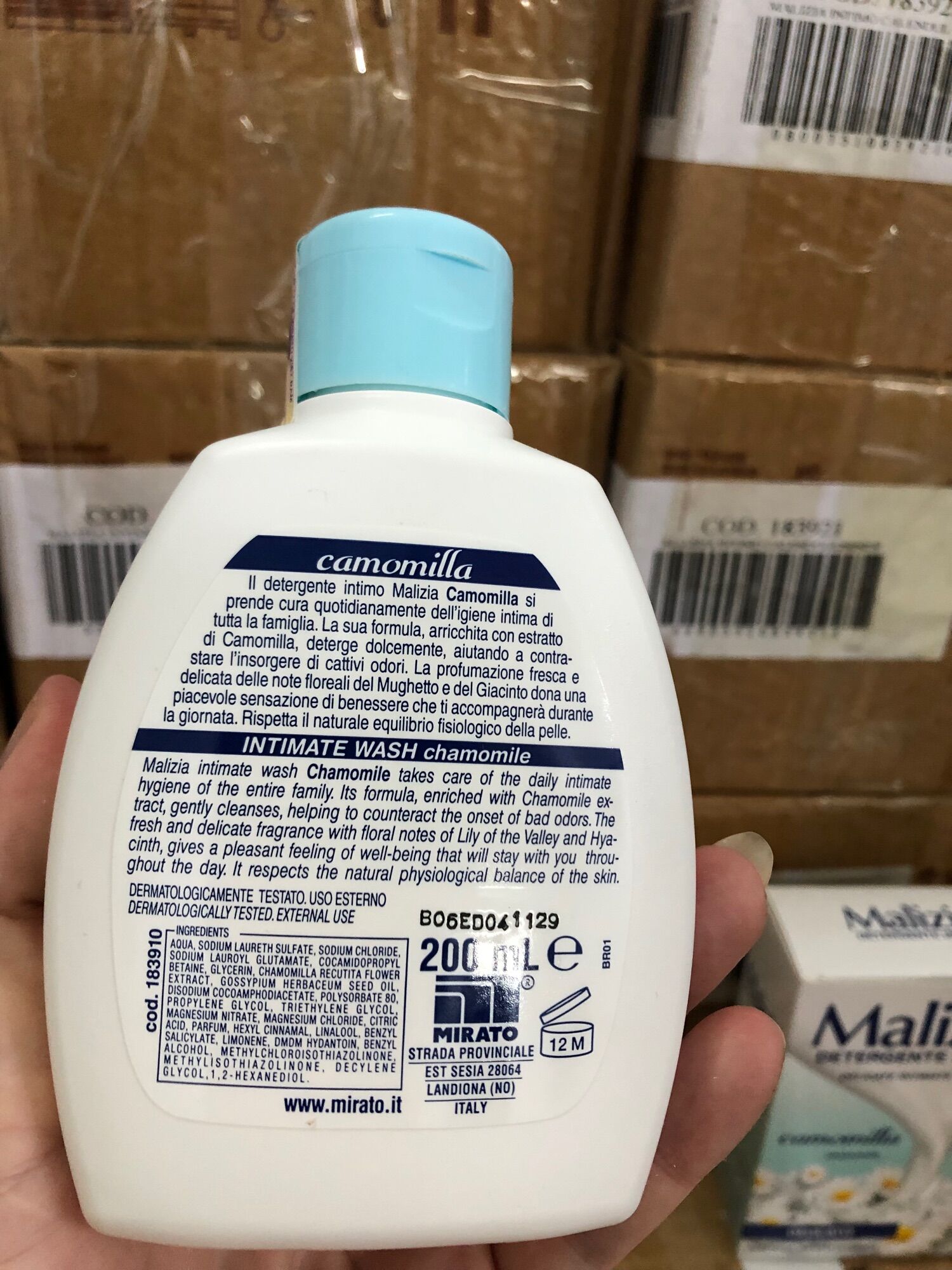 Dung dịch vệ sinh phụ nữ Malizia hoa cúc trắng 200ml