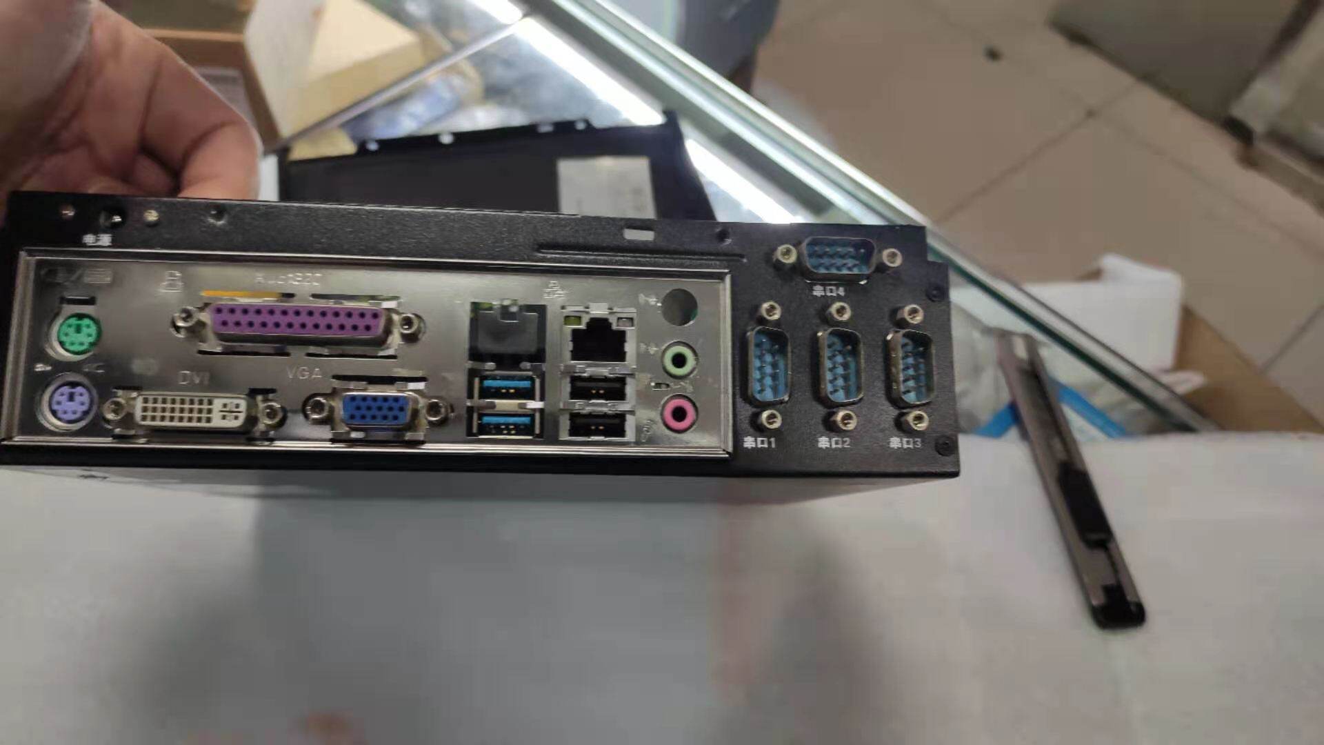 Mini PC Case D2550 MT-9JGG VGA DVI 4 Com Port No Fan Host NAS Computer Hardware Desktop Computer Cas