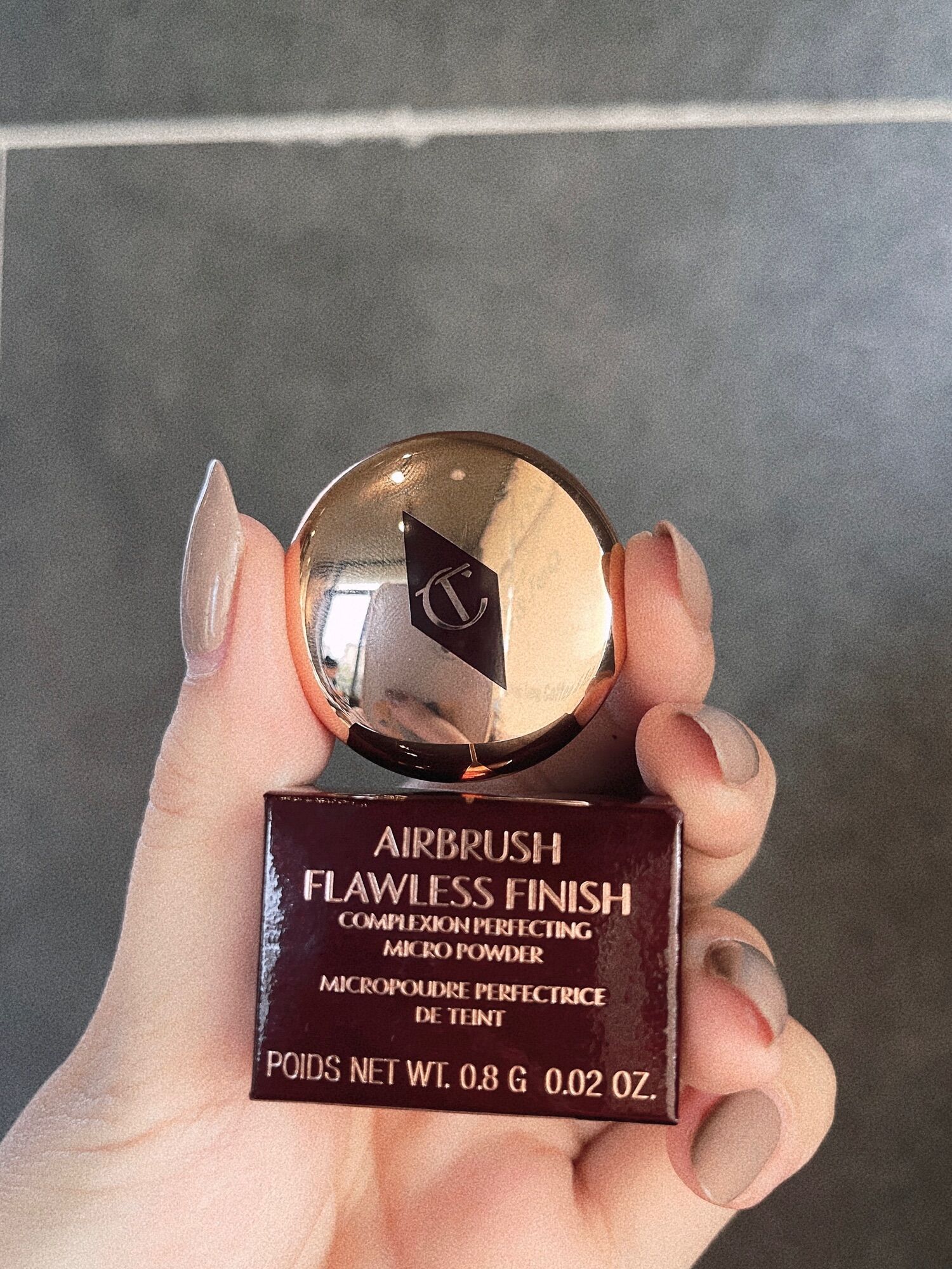 < Mini - Sẵn> Phấn phủ Charlotte Tilbury Airbrush Flawless