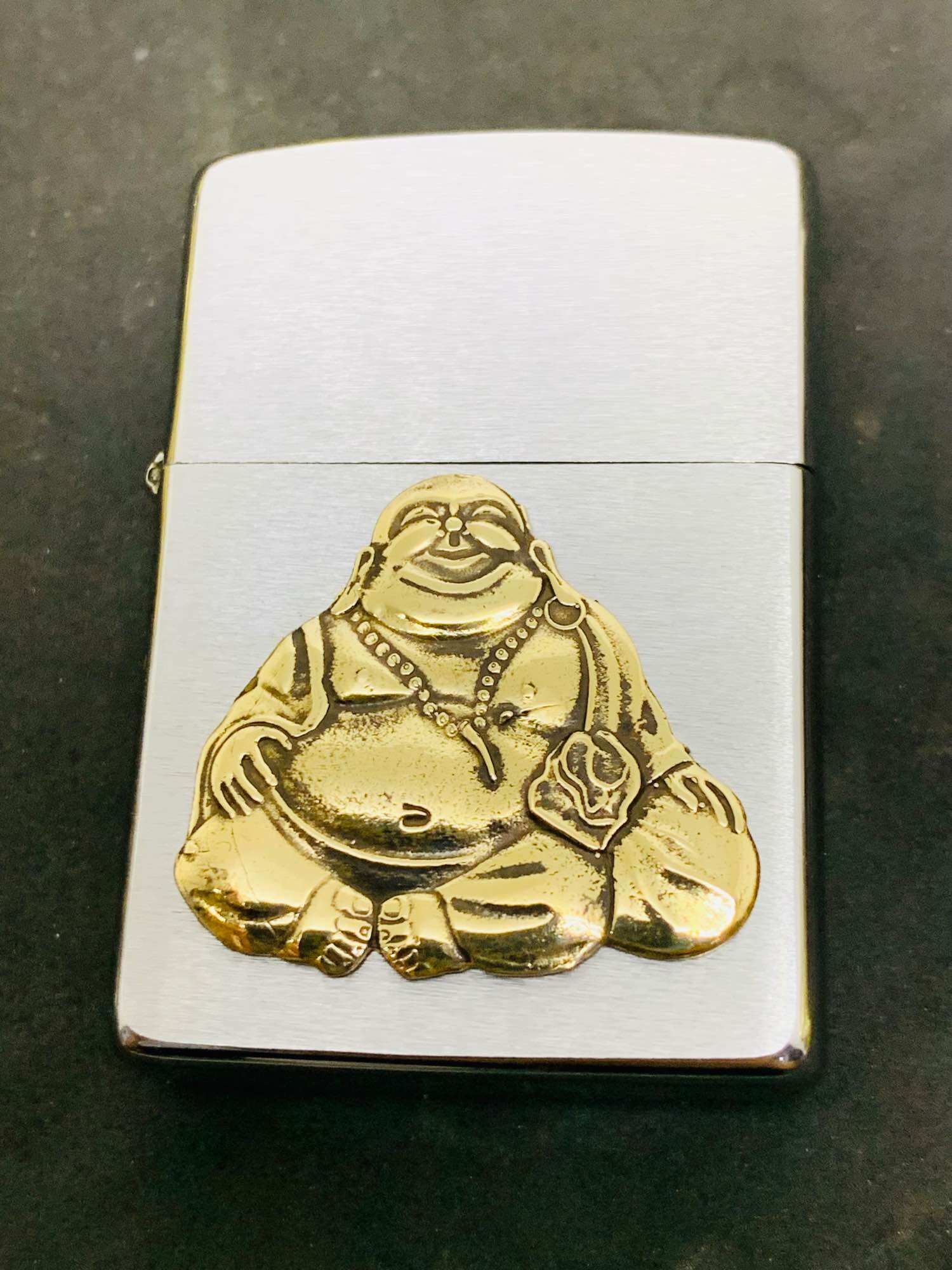 Emblem Di Lặc dán zippo