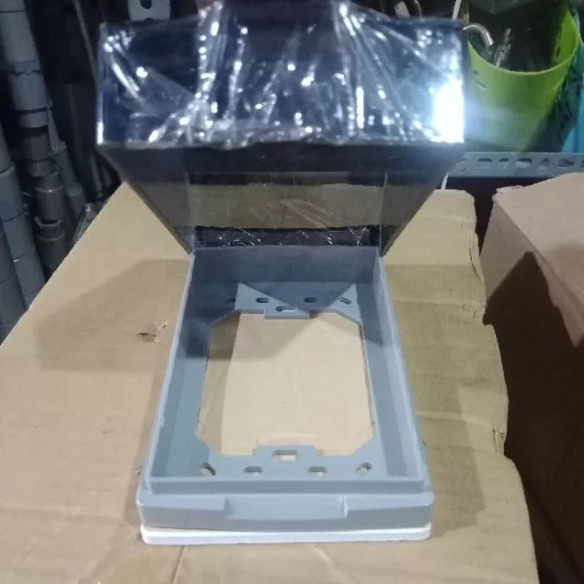 [HCM]Hộp đế nổi che mưa chống nước Vanlock