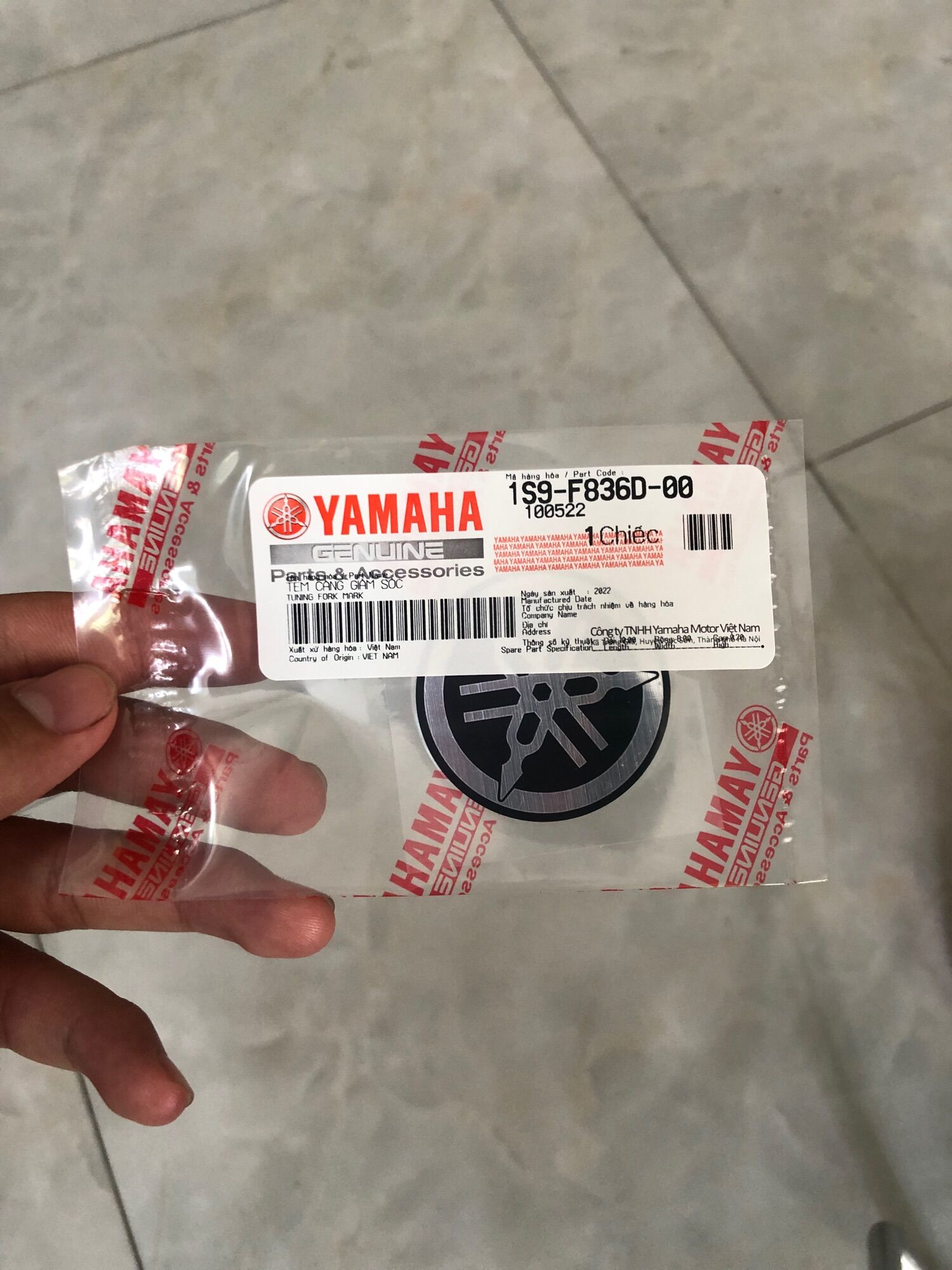 Logo bửng xe ex135 2010 chính hãng yamaha
