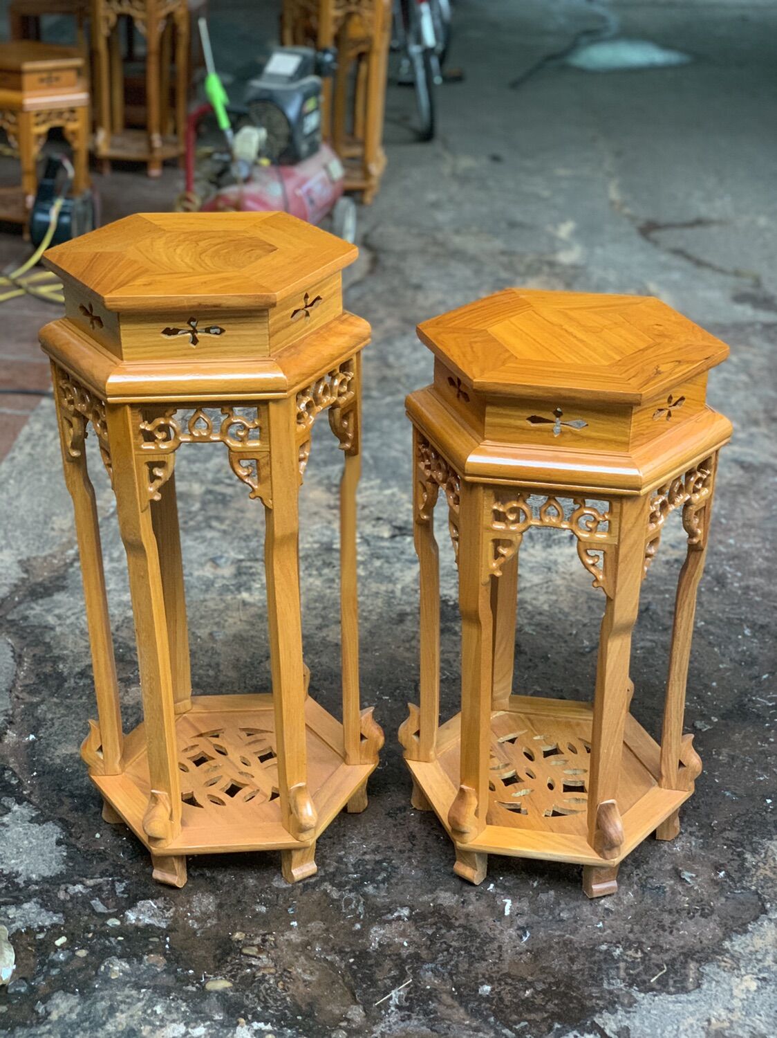 đôn lục lăng gỗ gõ măt 32