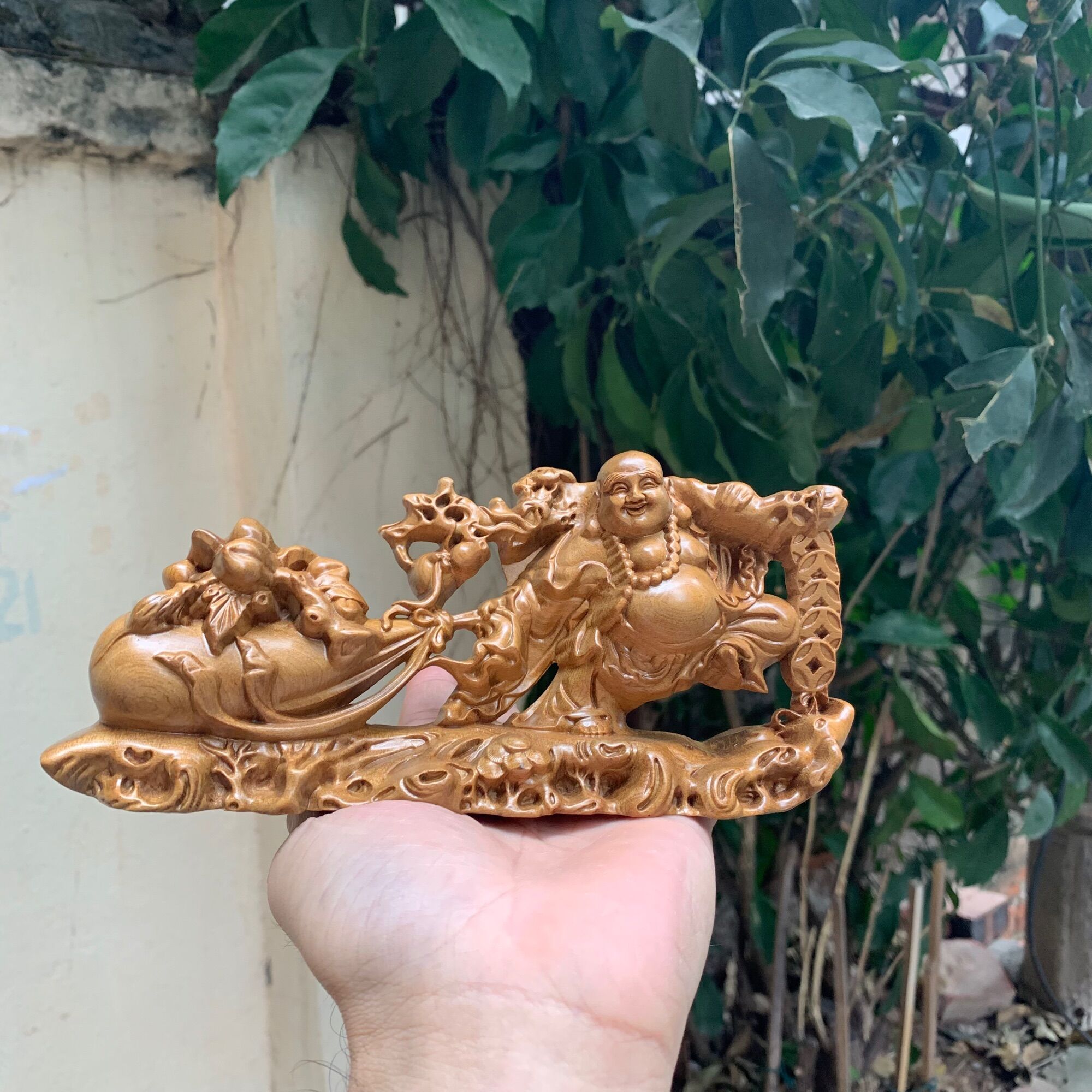 Tượng phật di lặc gỗ bách xanh