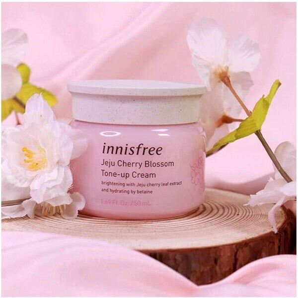 Kem Innisfree Jeju Cherry Blossom (Tone Up)