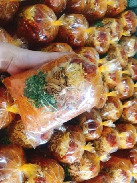 1 bịch bánh tráng về trộn