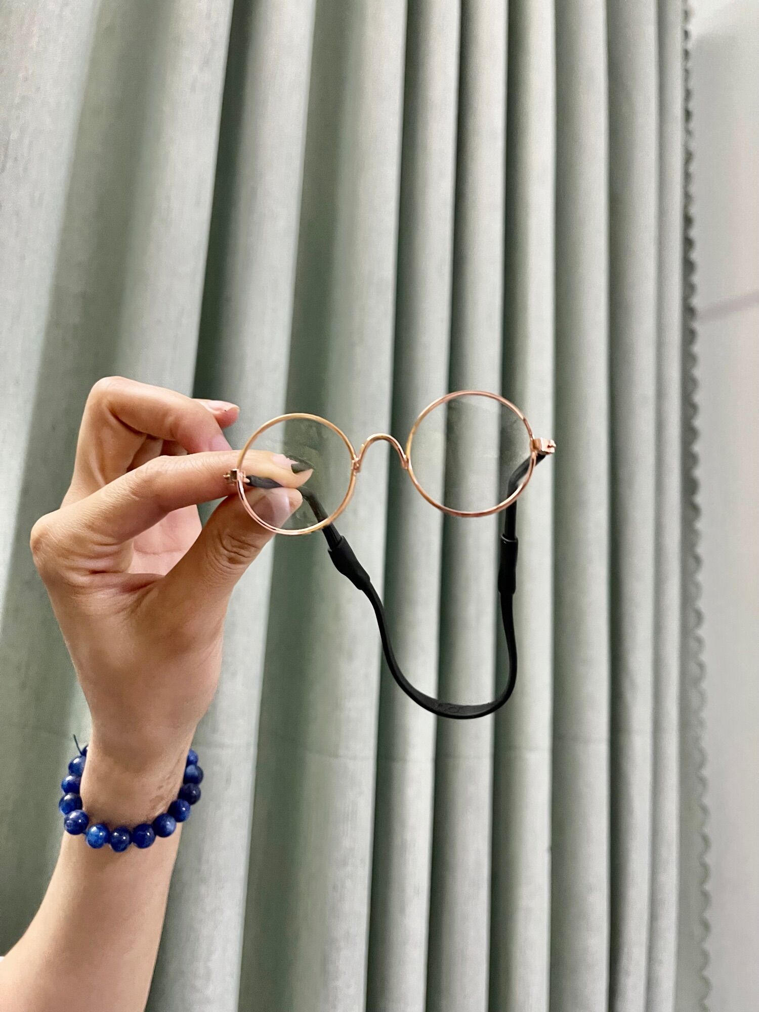 Kính mắt cho thú cưng, dây đỡ kính