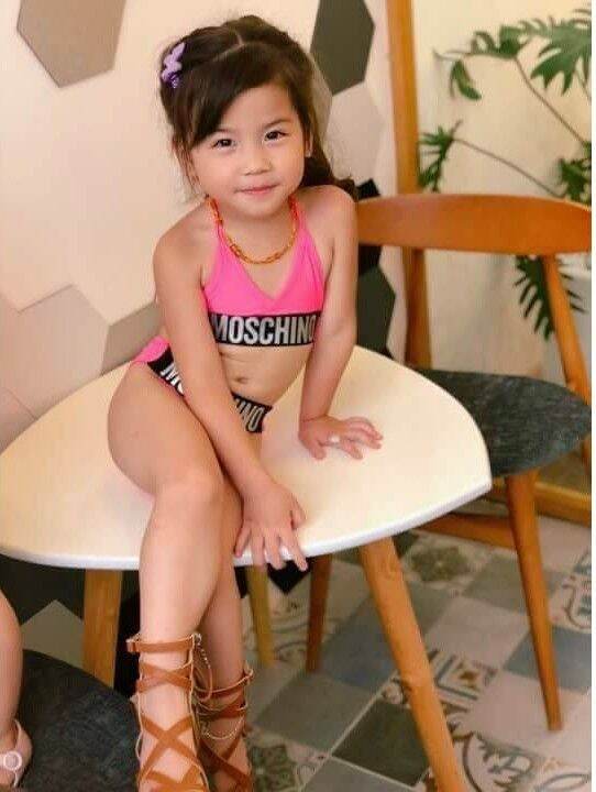 Bikini Moschino cao cấp cho bé gái