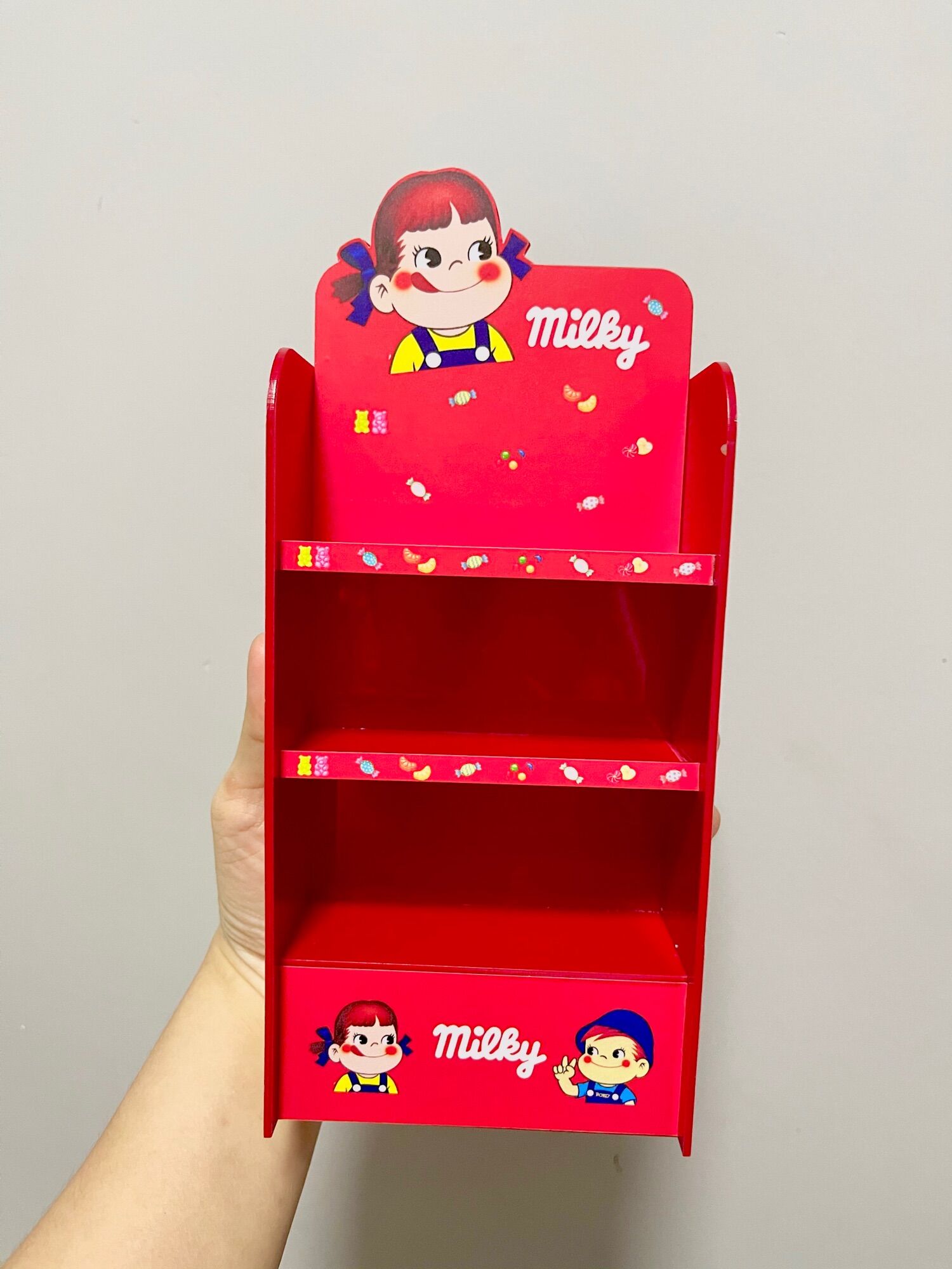 Mô hình kệ đồ chơi 1/6
