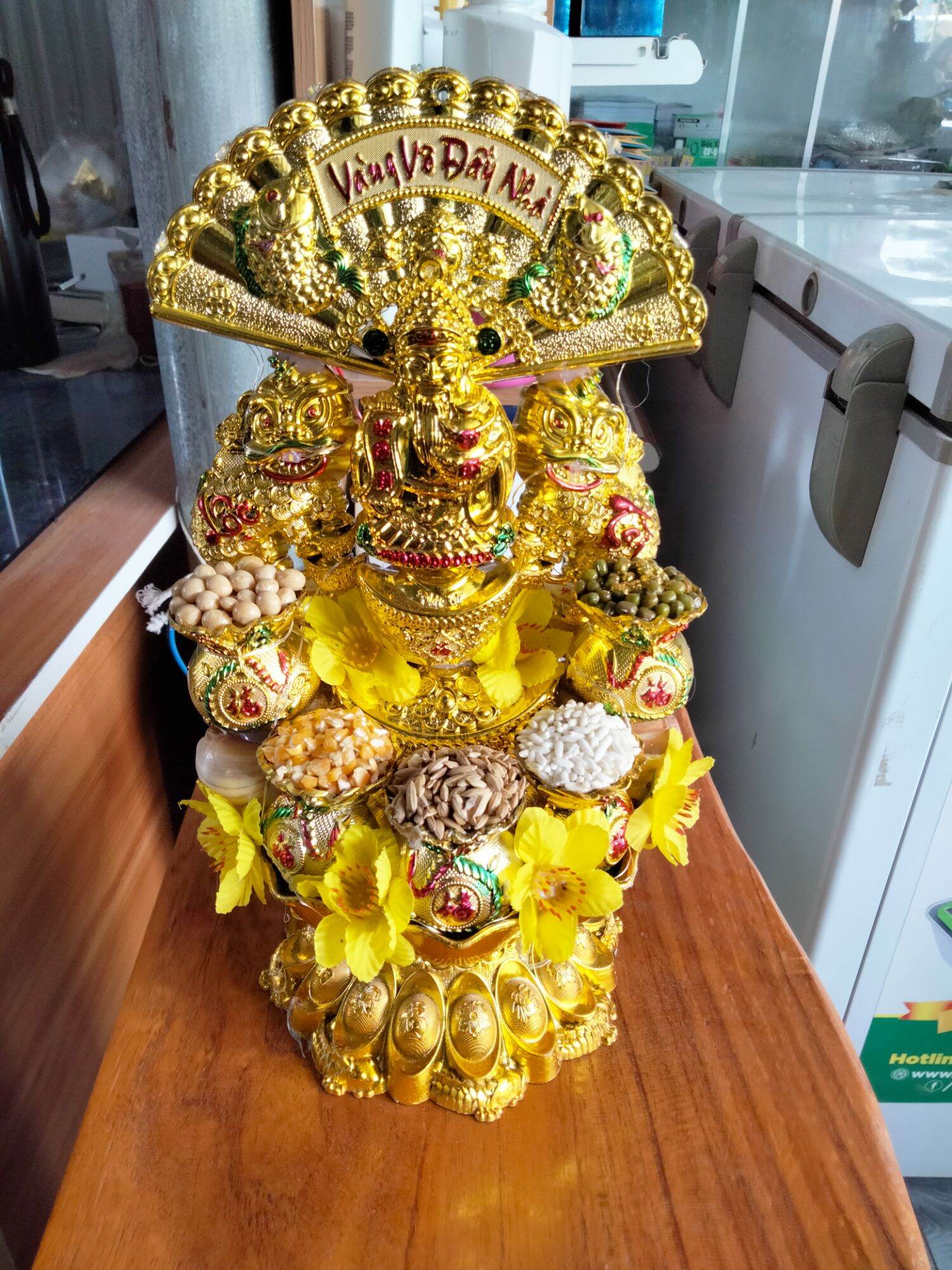 Tháp tỏi cúng thần tài