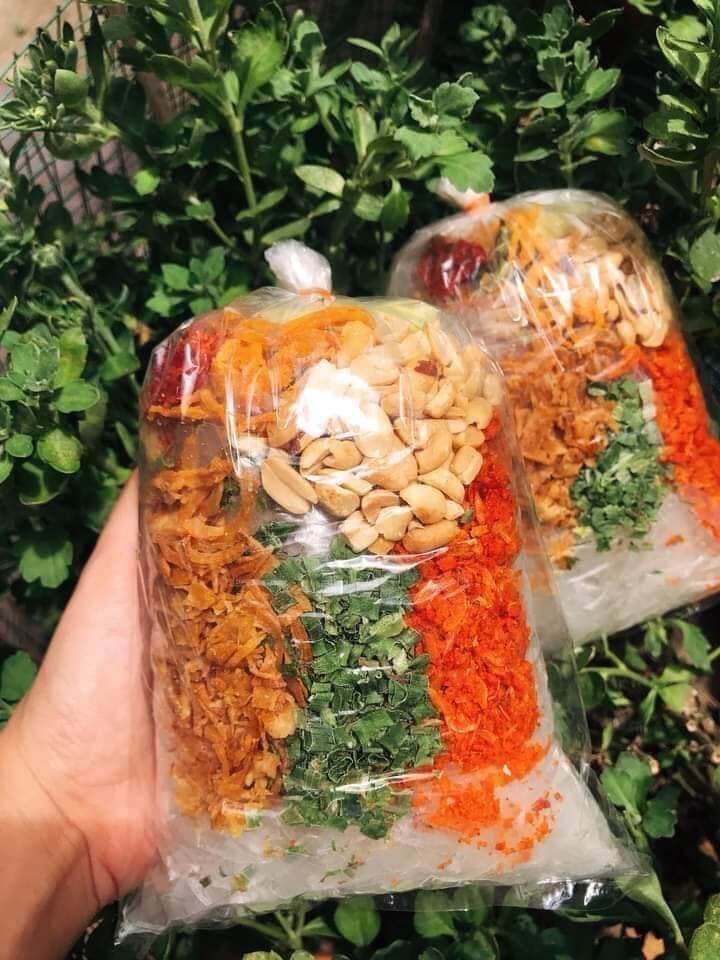 (KHÔNG XOÀI RĂM)1 (BỊCH) bánh tráng trộn bơ tắc thập vị