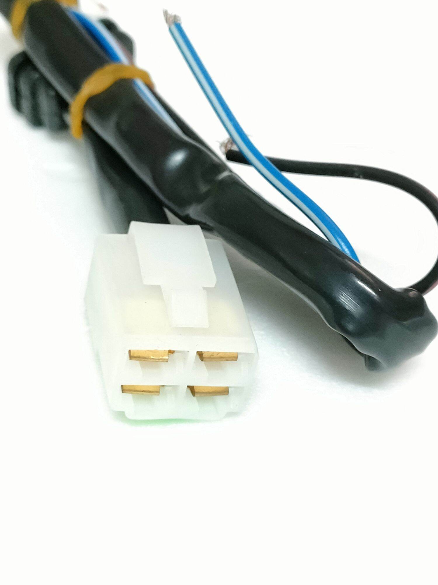 Dây ghim mâm lửa gài .4 lổ x 1cái...