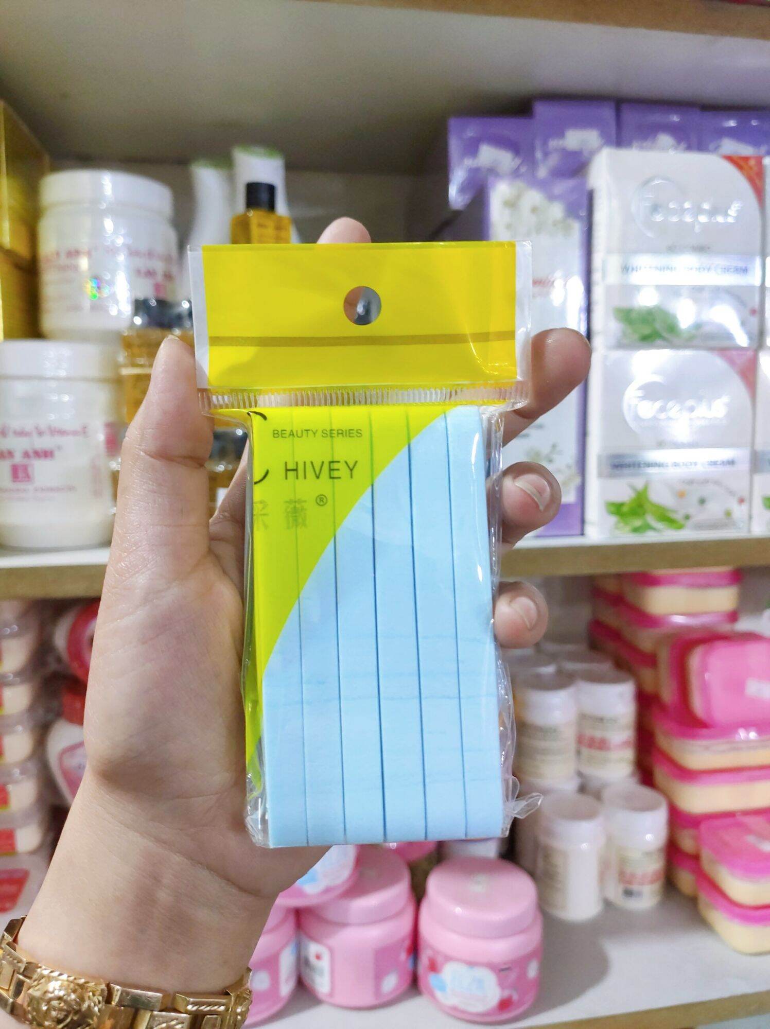 Mút bọt biển rửa mặt