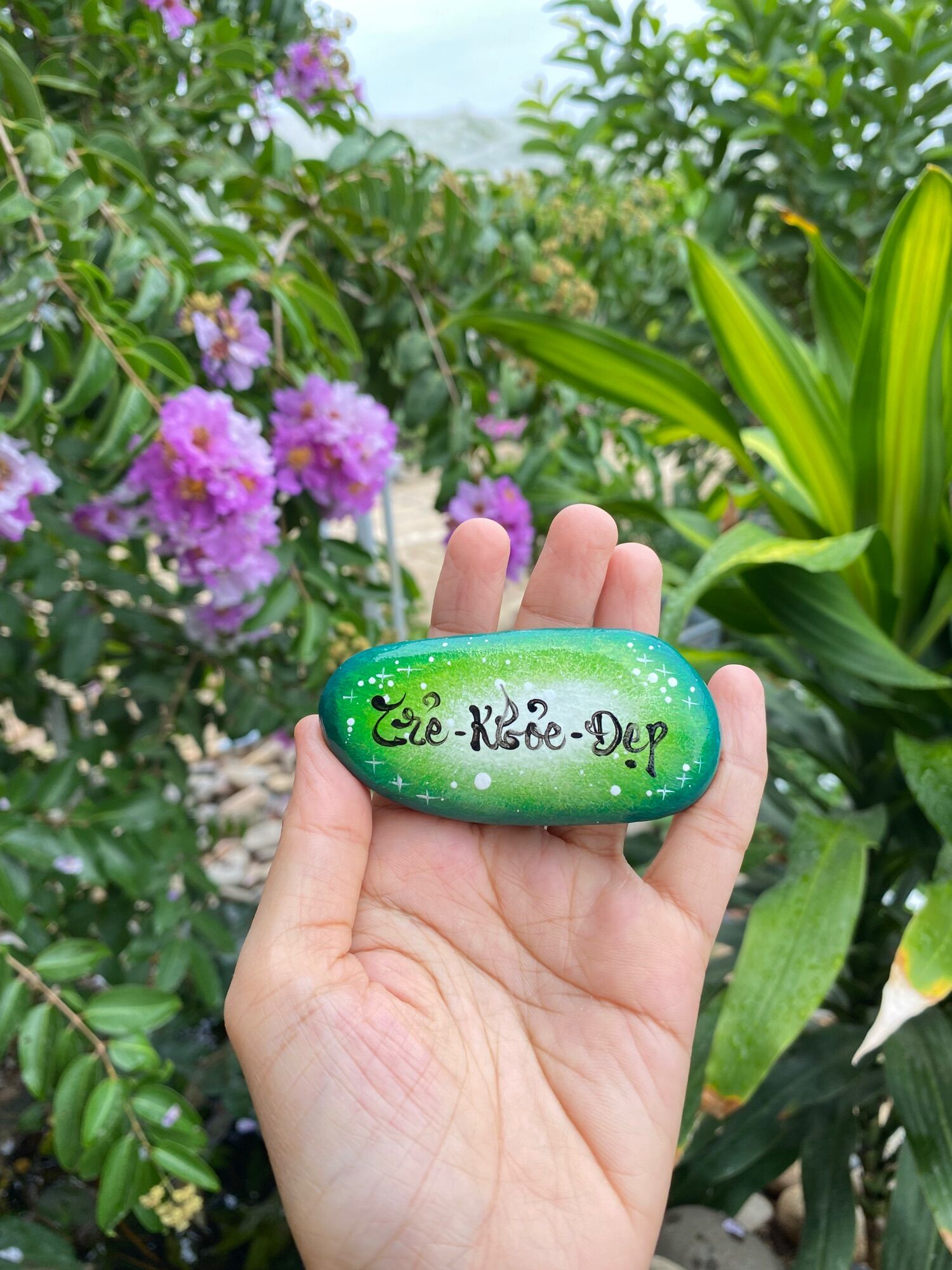 Hòn đá biết ơn 7 chữ khác nhau