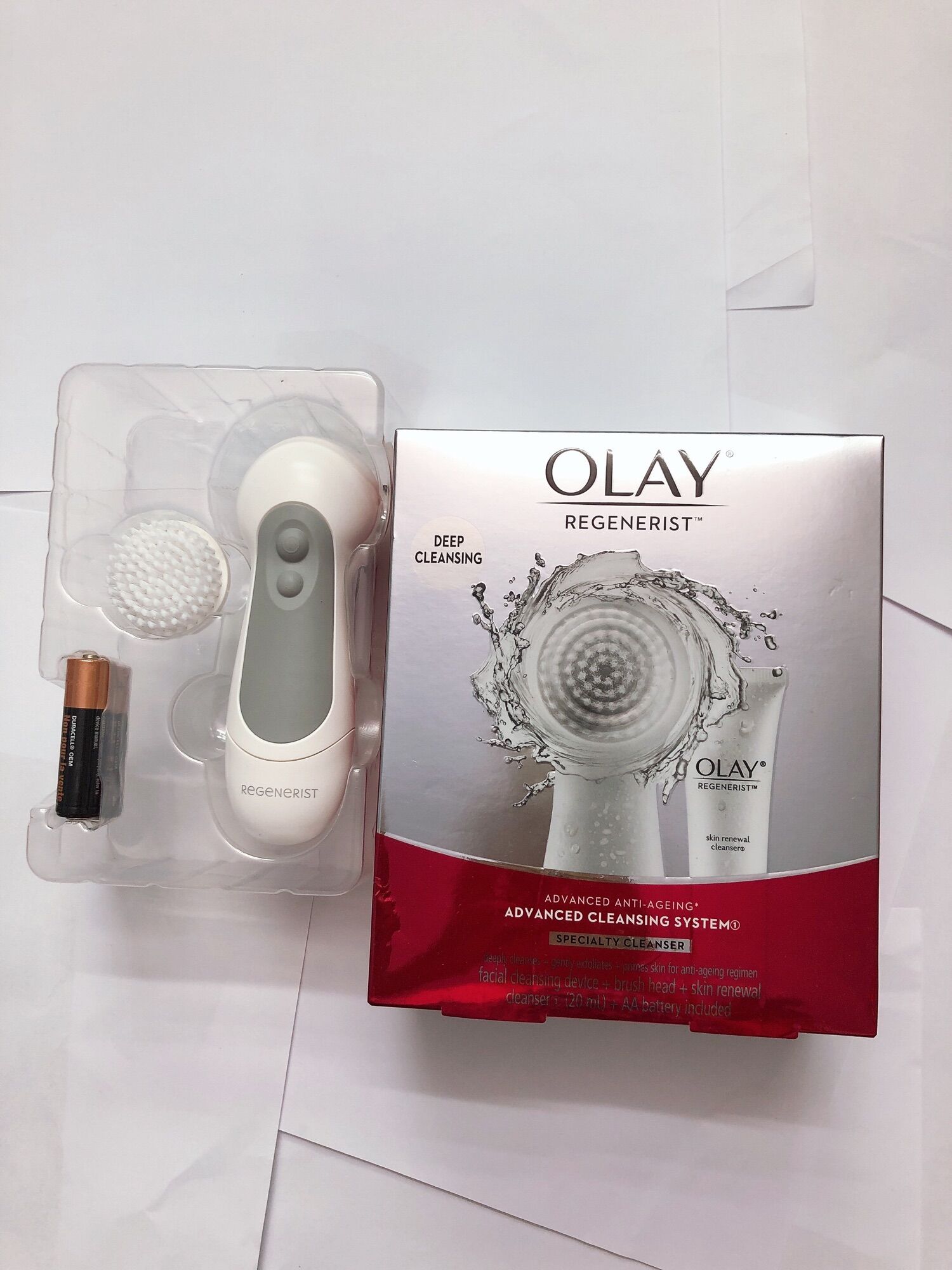 Máy rửa mặt Olay Regenerist Advanced Cleansing System