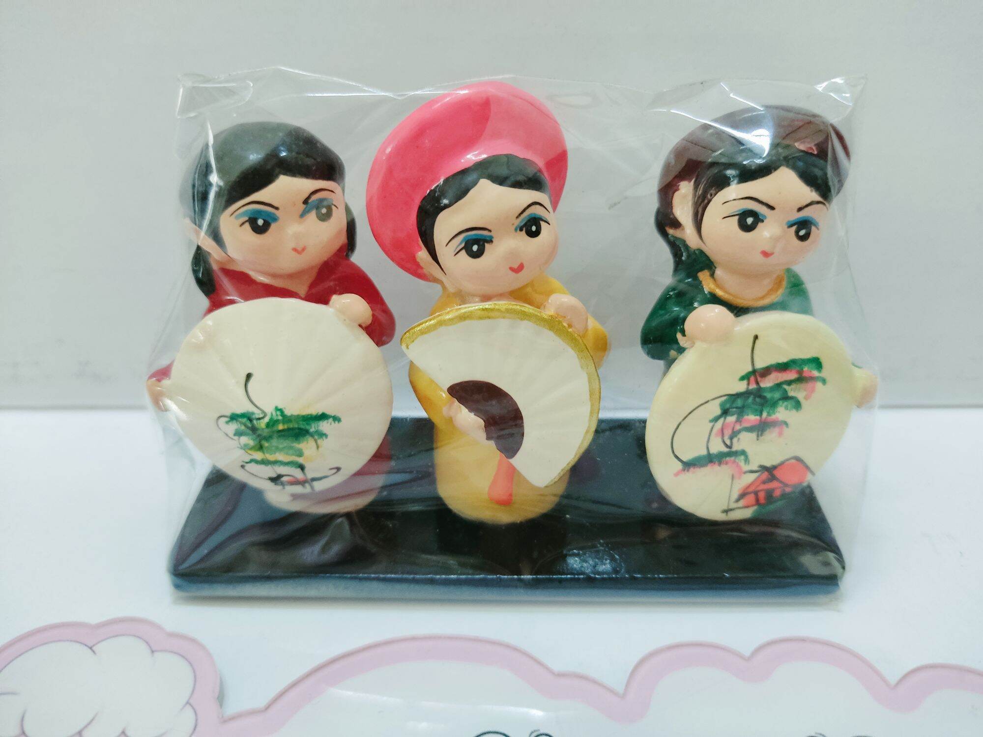 Bộ tượng trang trí 3 cô gái 3 miền Bắc Trung Nam đế liền- quà lưu niệm Việt Nam