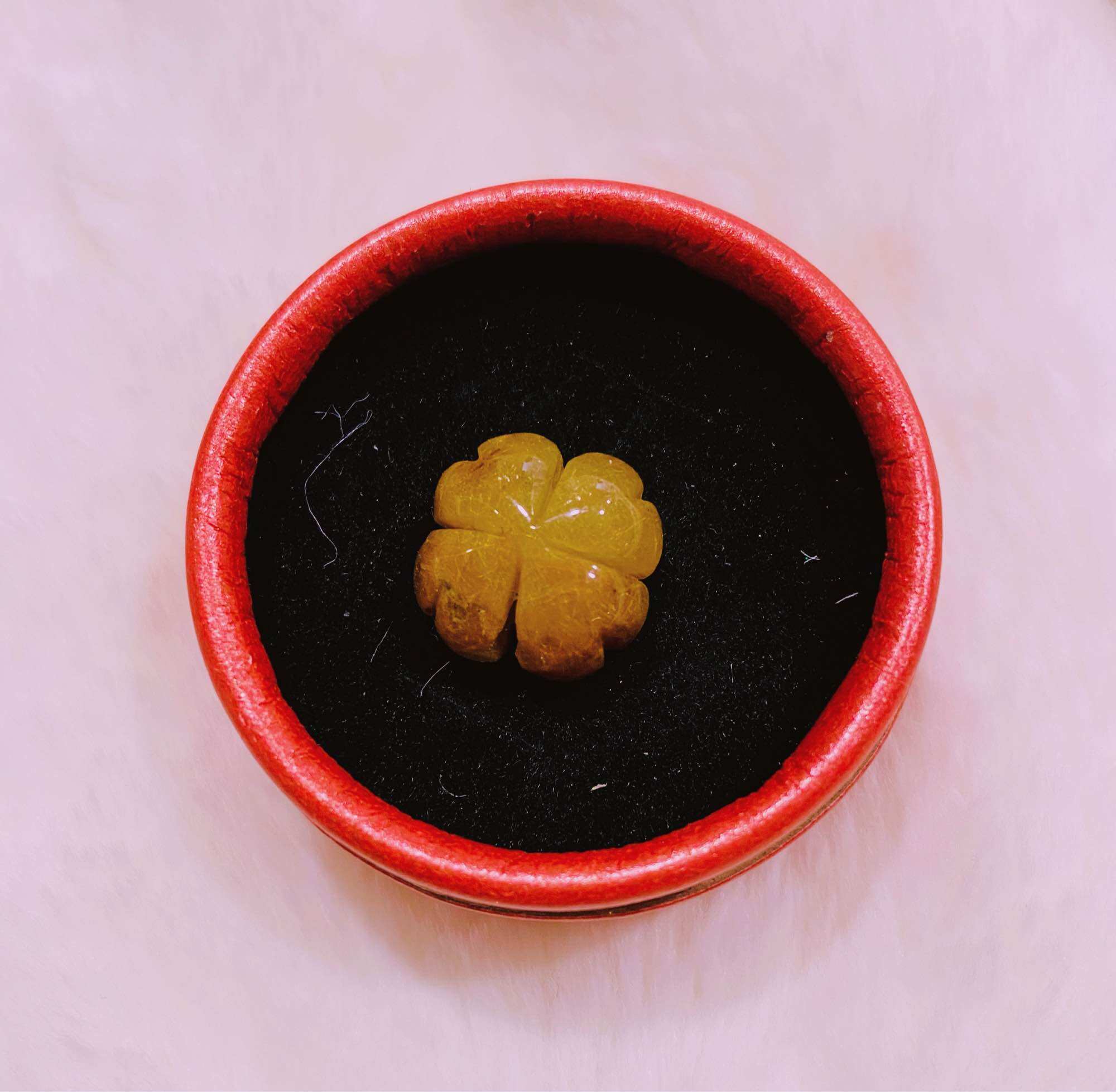 Mặt cỏ 4 lá đá thạch anh tóc vàng thiên nhiên