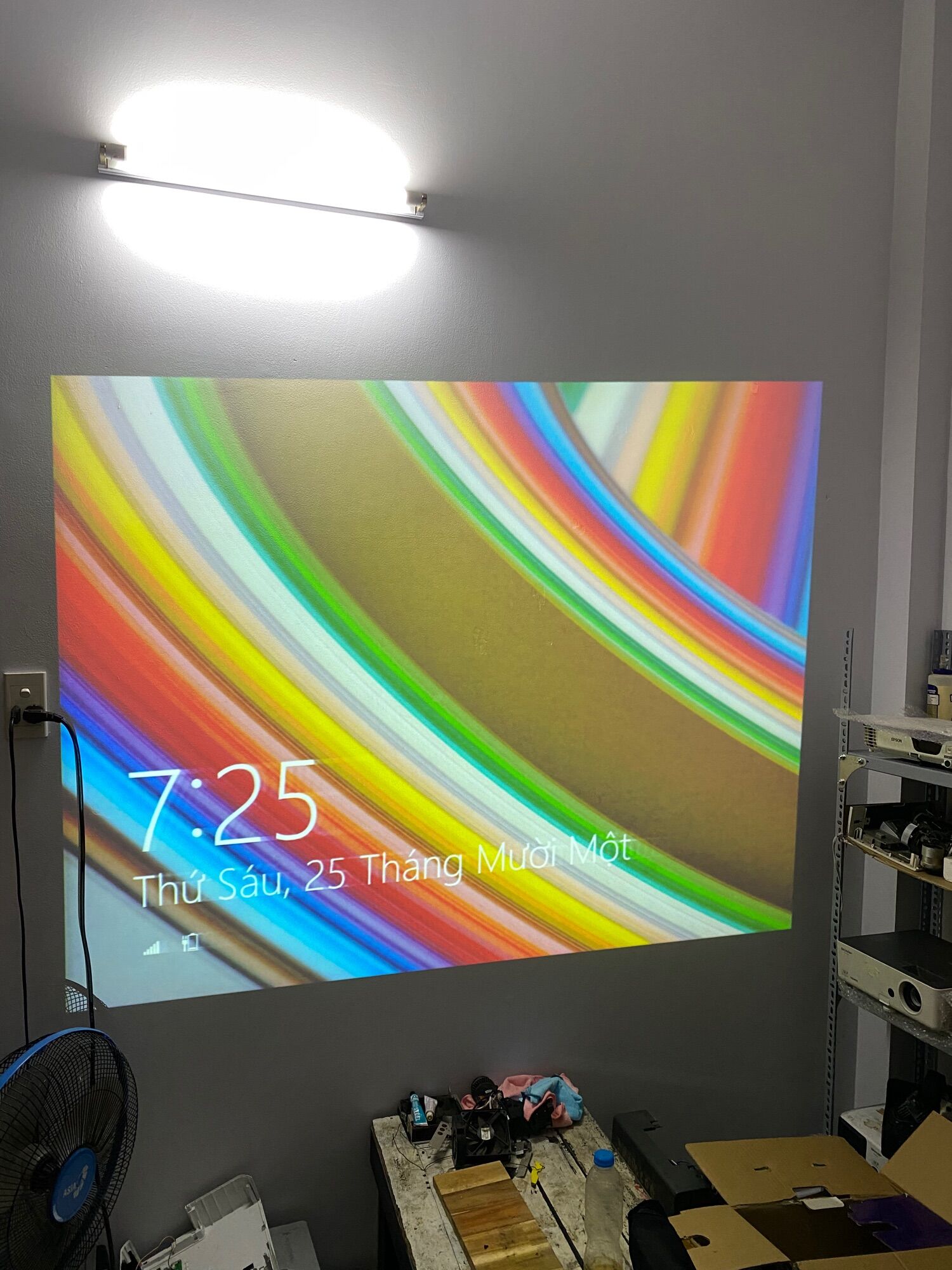 Máy chiếu 100in đẹp Panasonic PT-LB3
