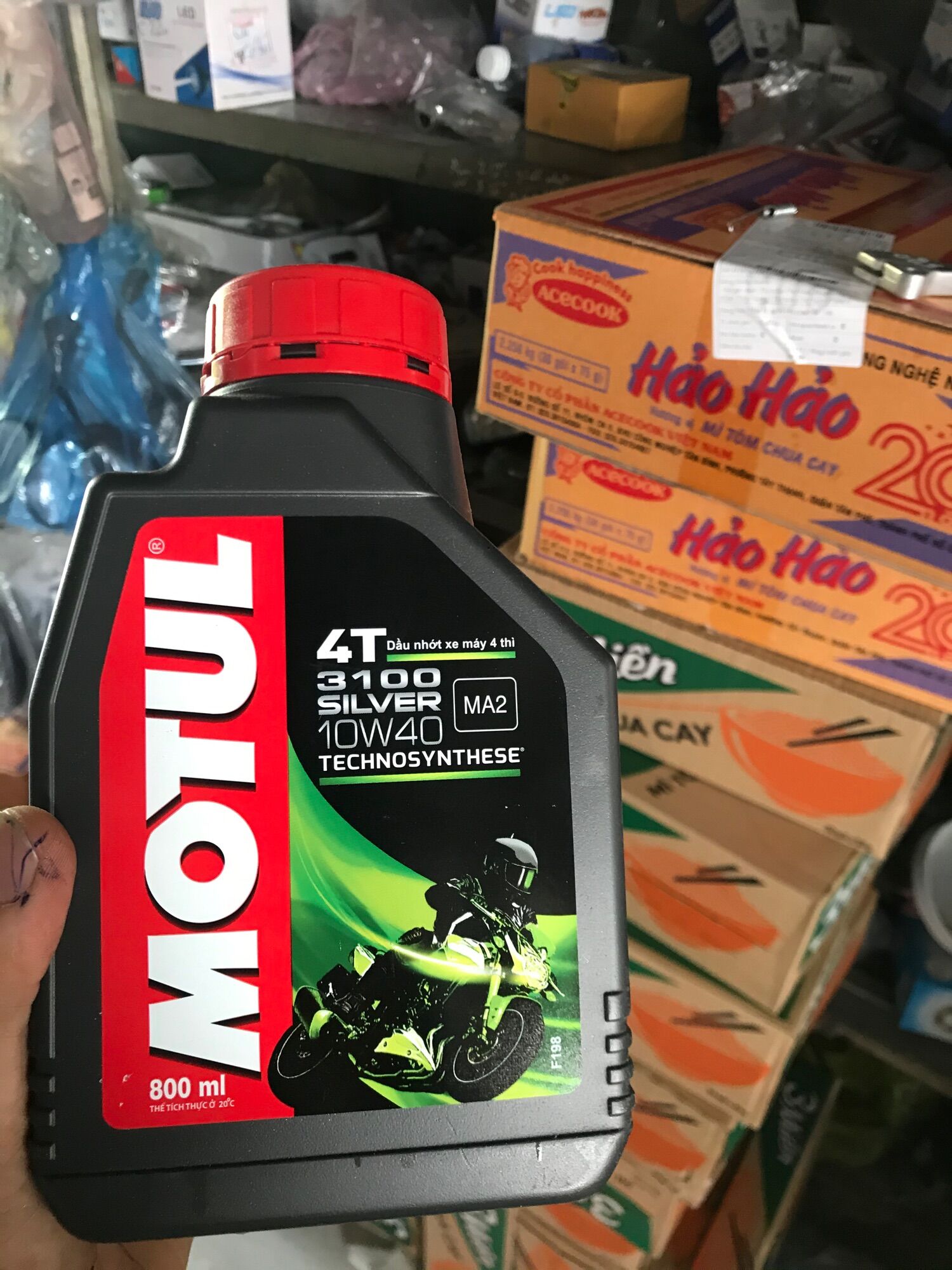 Nhớt motul 3100 0.8 lít