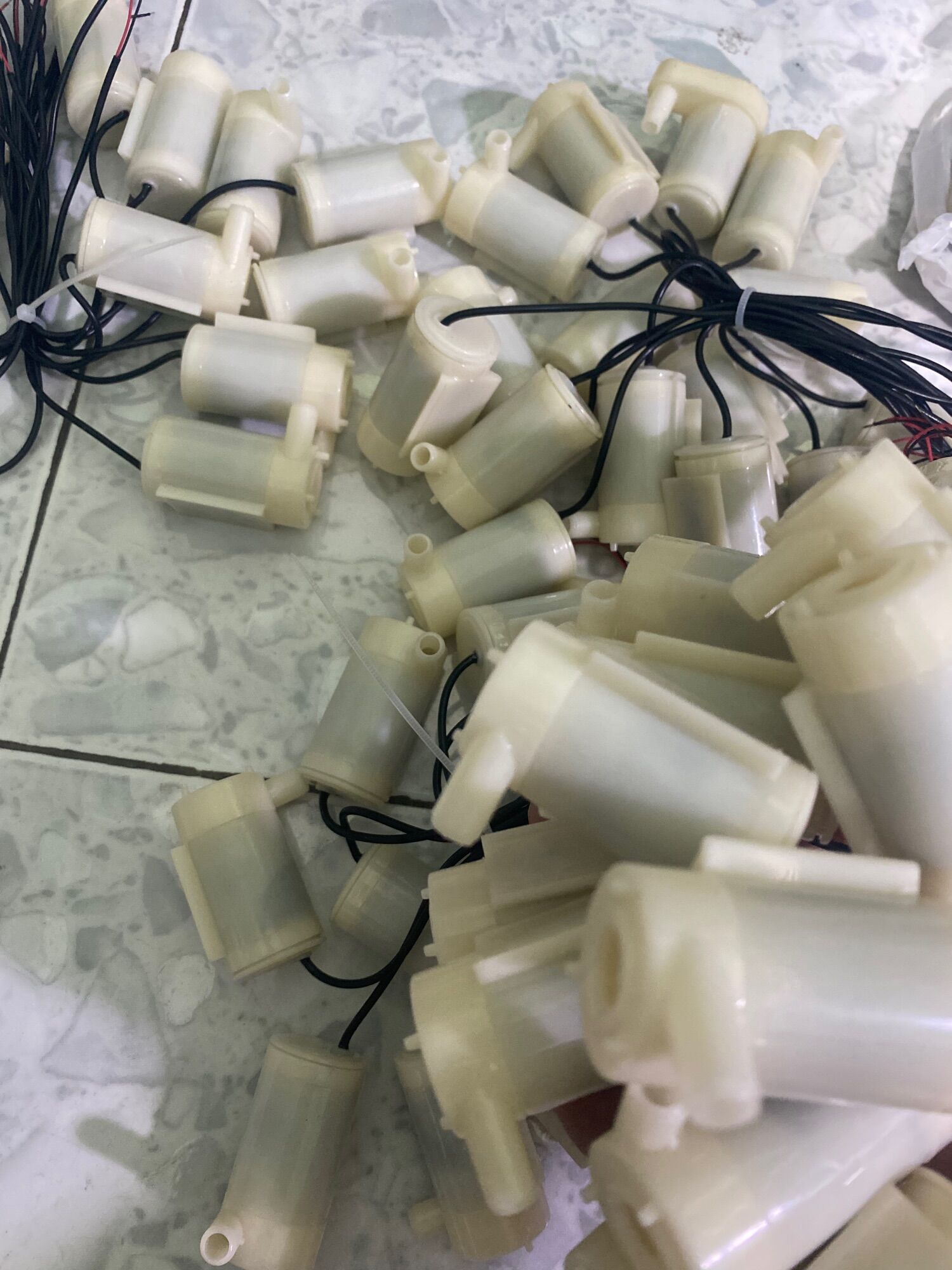 máy bơm nước mini dc 3-5v bơm chìm ứng dụng hồ cá tiểu cảnh(bơm nằm)
