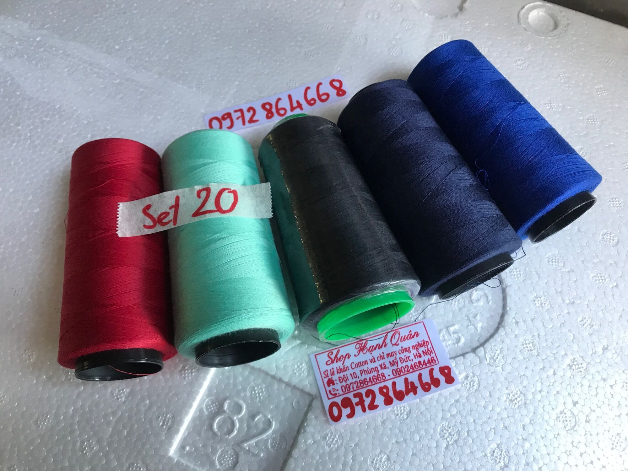 Set 5 cuộn chỉ may mỗi cuộn dài 2500m