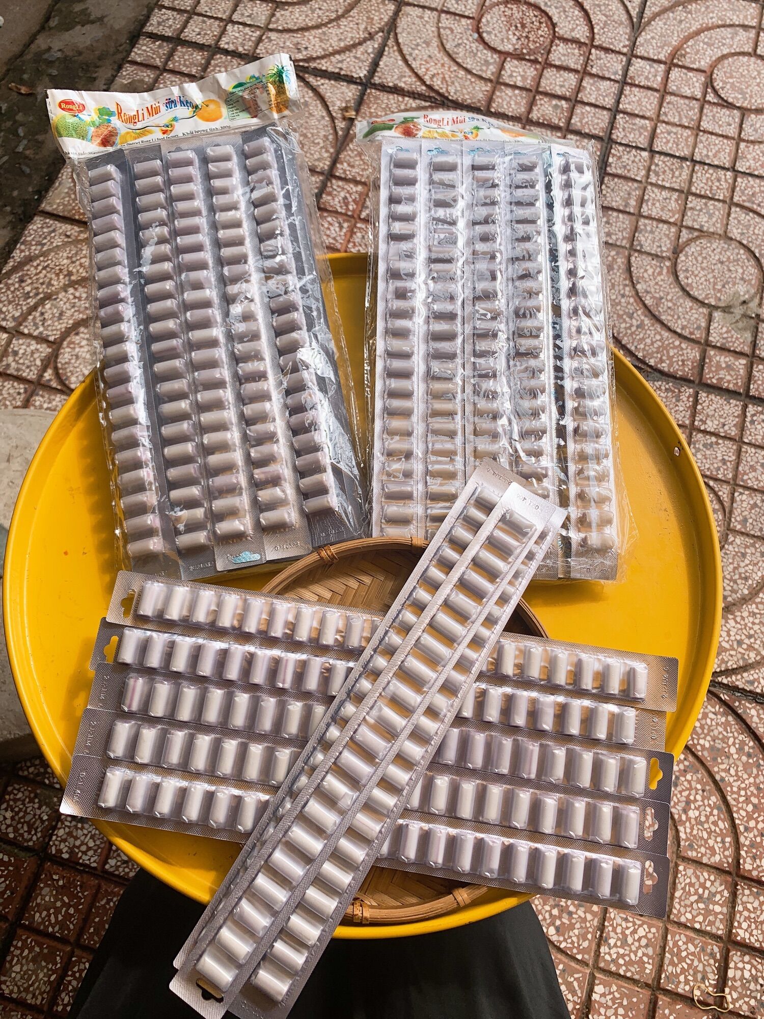 10 vỉ kẹo khoai môn tuổi thơ