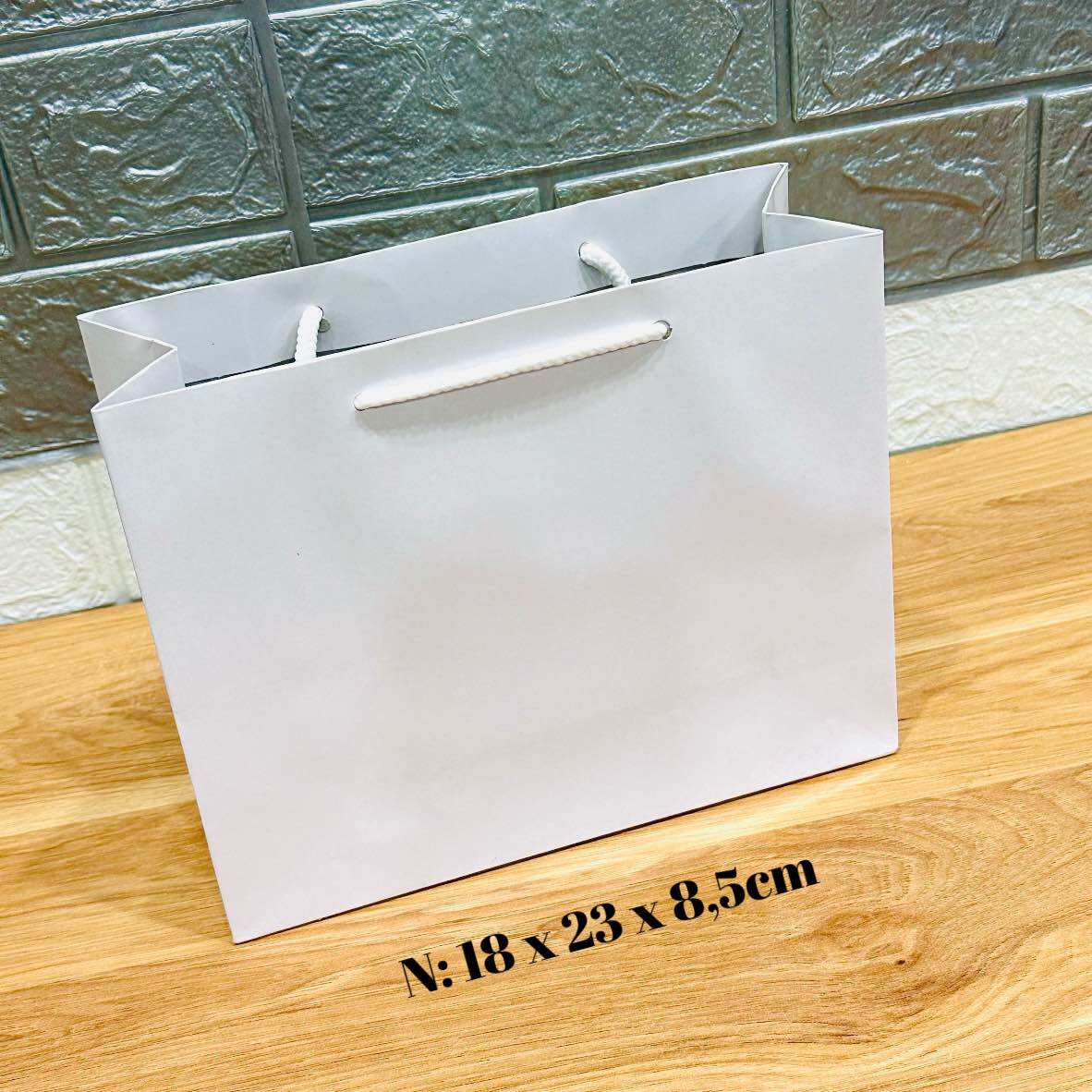 Túi giấy trắng combo 100c kt: 19 x 24 x 8