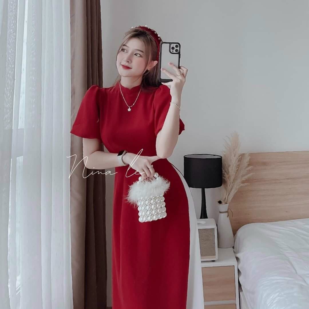 Bộ áo dài cách tân màu đỏ vải lụa nhung kiểu trơn thanh lịch