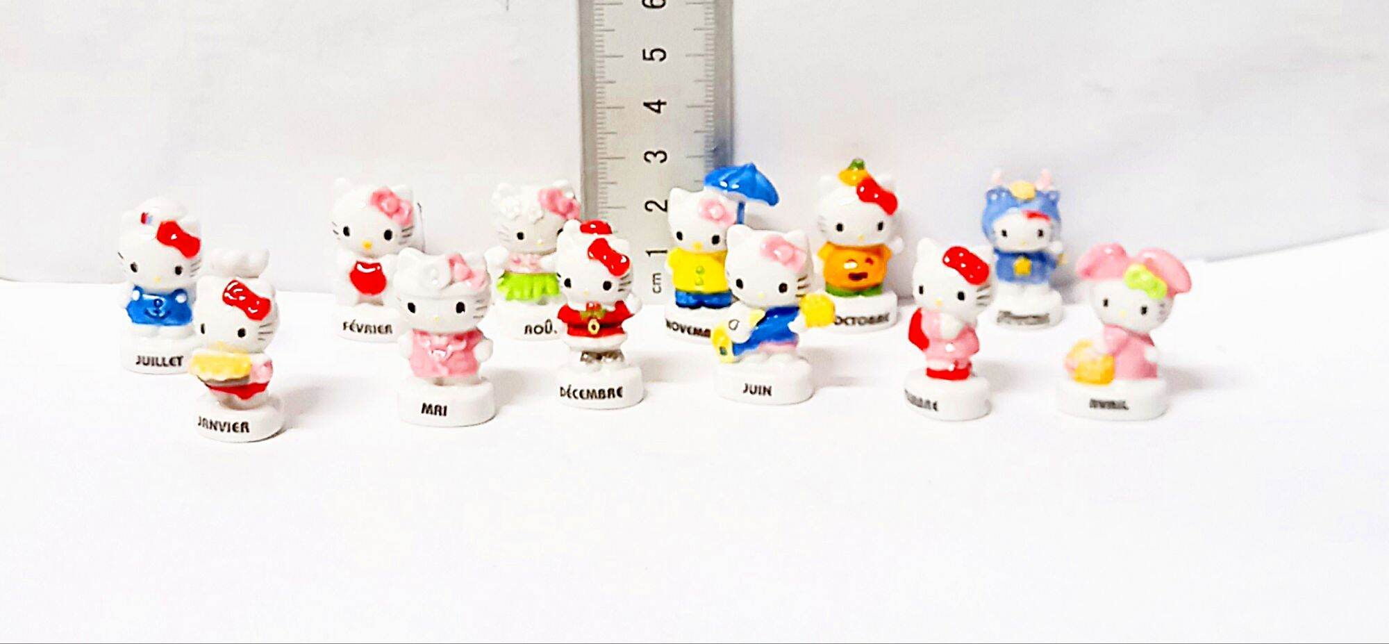 Bộ tượng sứ cao cấp 12 tháng của kitty