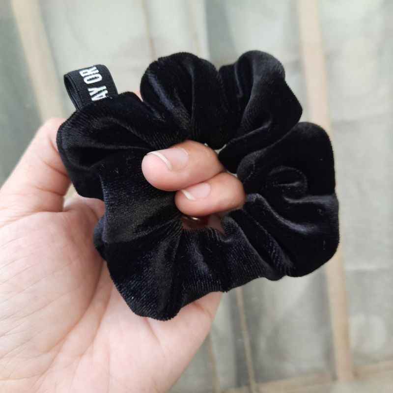 Dây cột tóc vải nhung màu đen dễ thương cho nữ (cở nhỏ)