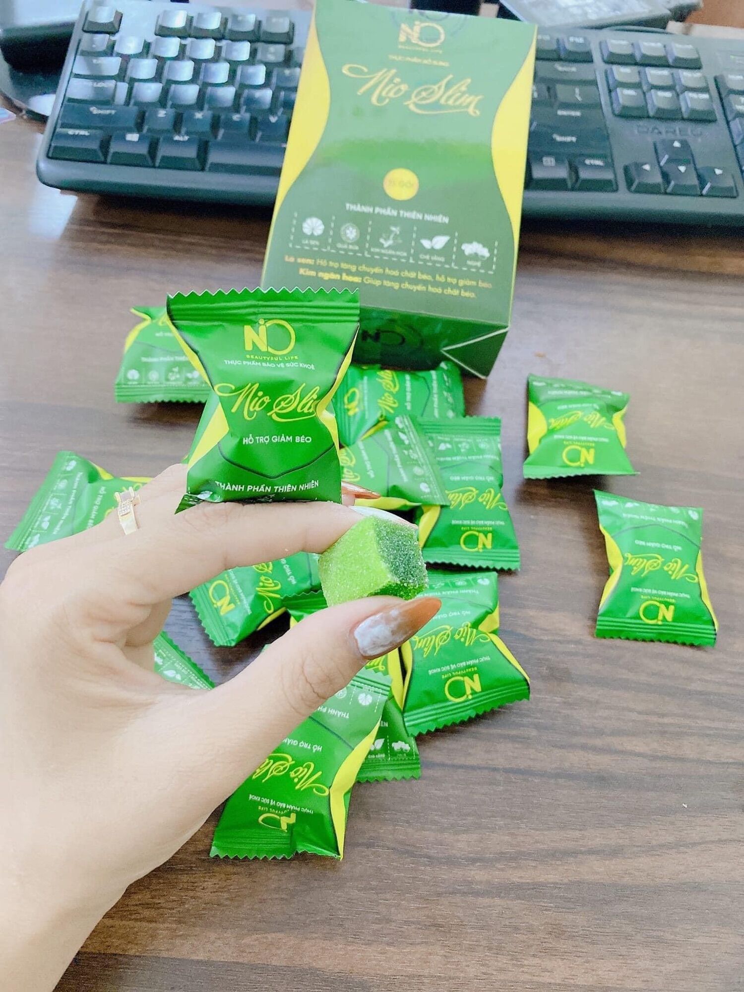 Kẹo gôm Nio Slim ( lẽ 5 viên trải nghiệm) tặng detox