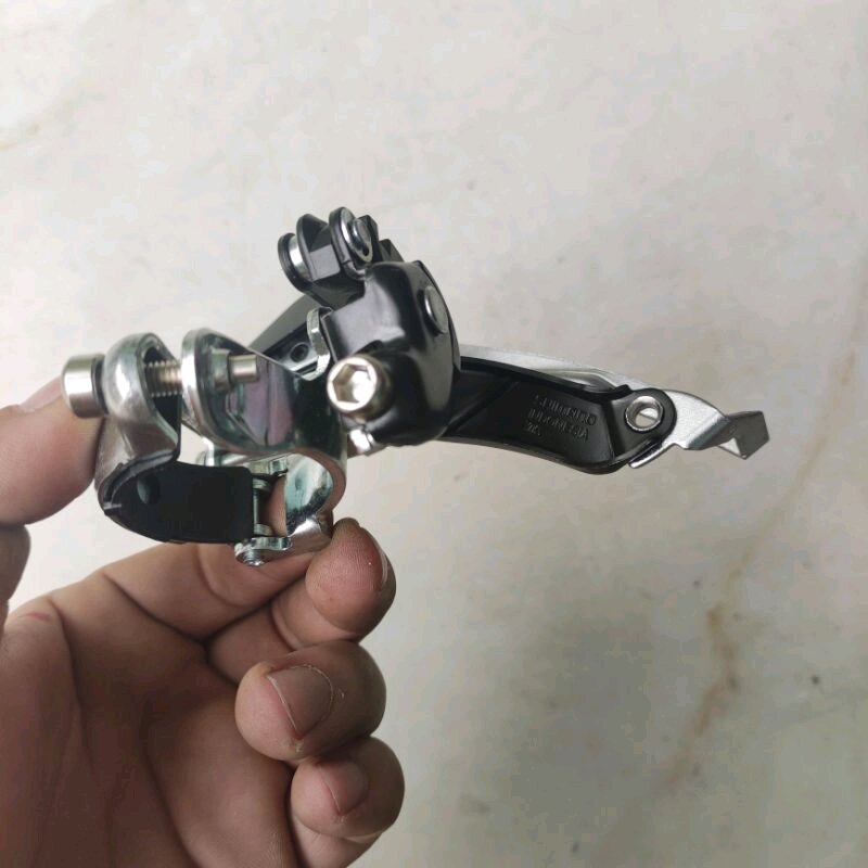 Gạt đĩa xe đạp Shimano TY-300