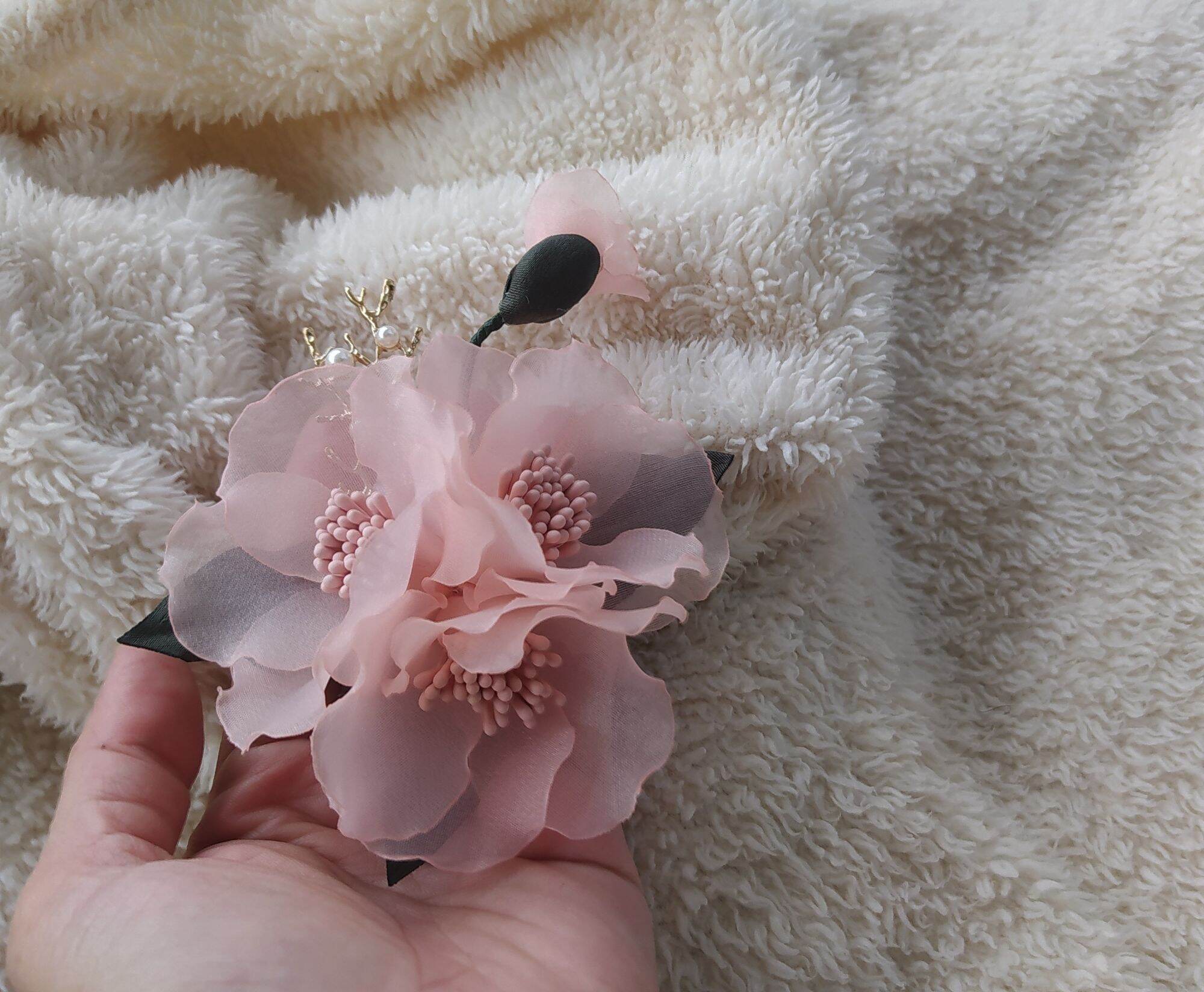 Hoa cài áo handmade Canto màu hồng
