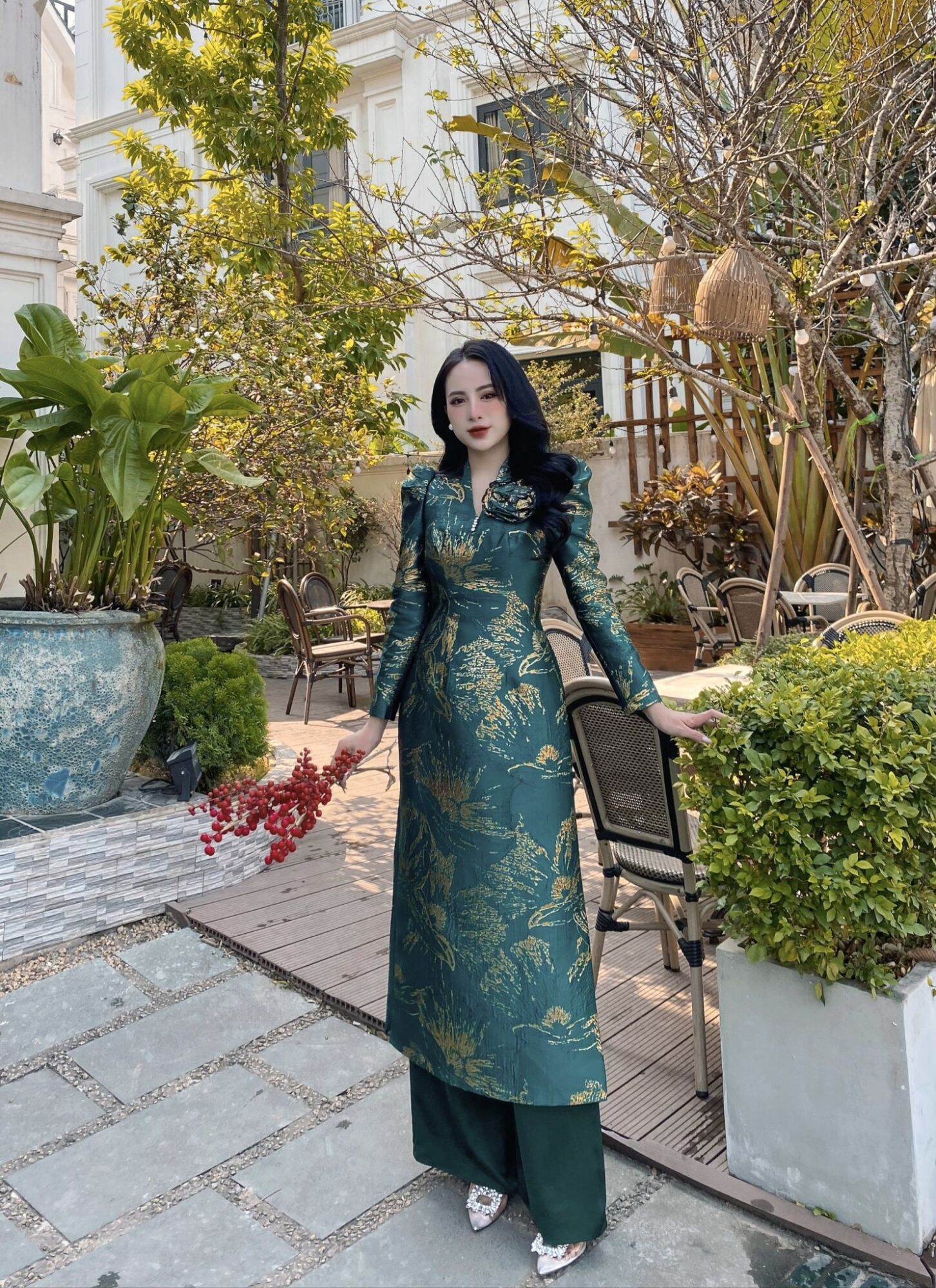 Bộ áo dài cách tân gấm nhũ cao cấp Monoco