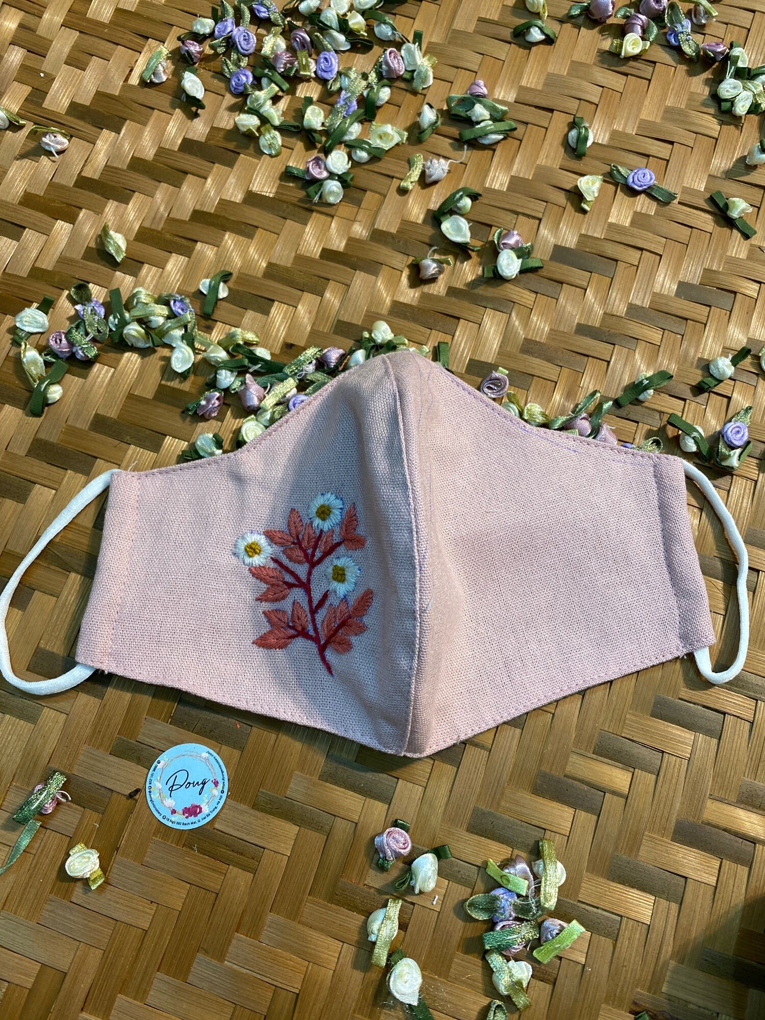 Khẩu trang thêu tay vải linen (handmade by Pong)