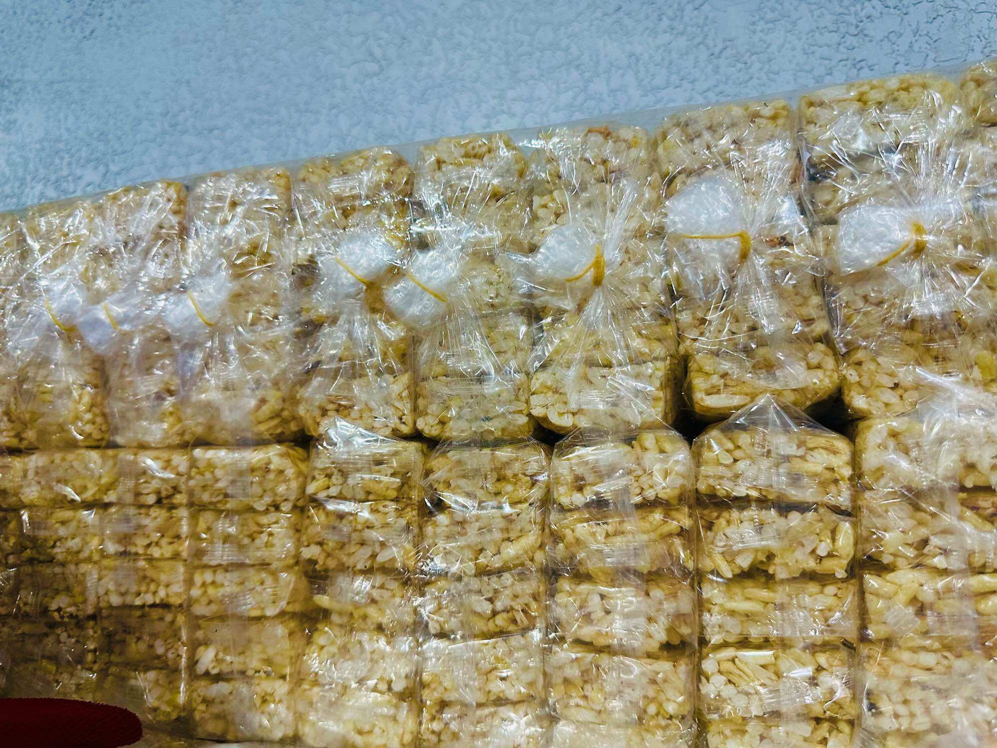 Cốm gạo miền Tây thơm ngon (Bịch 10 miếng)