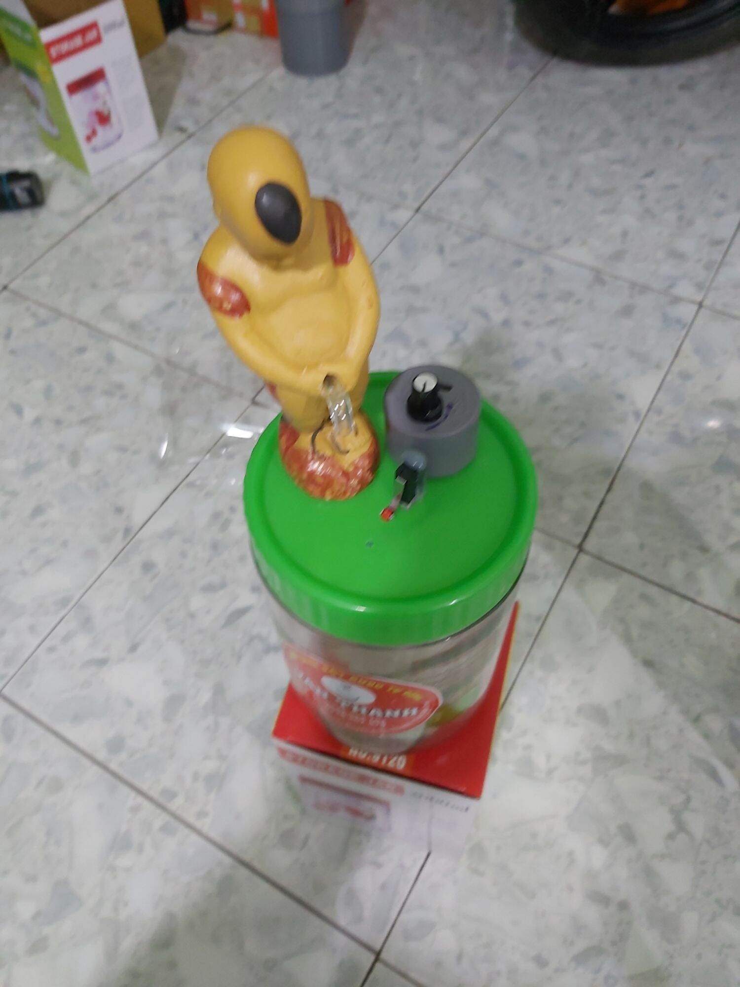 Bình rót rượuu chú tiểu thủy tinh