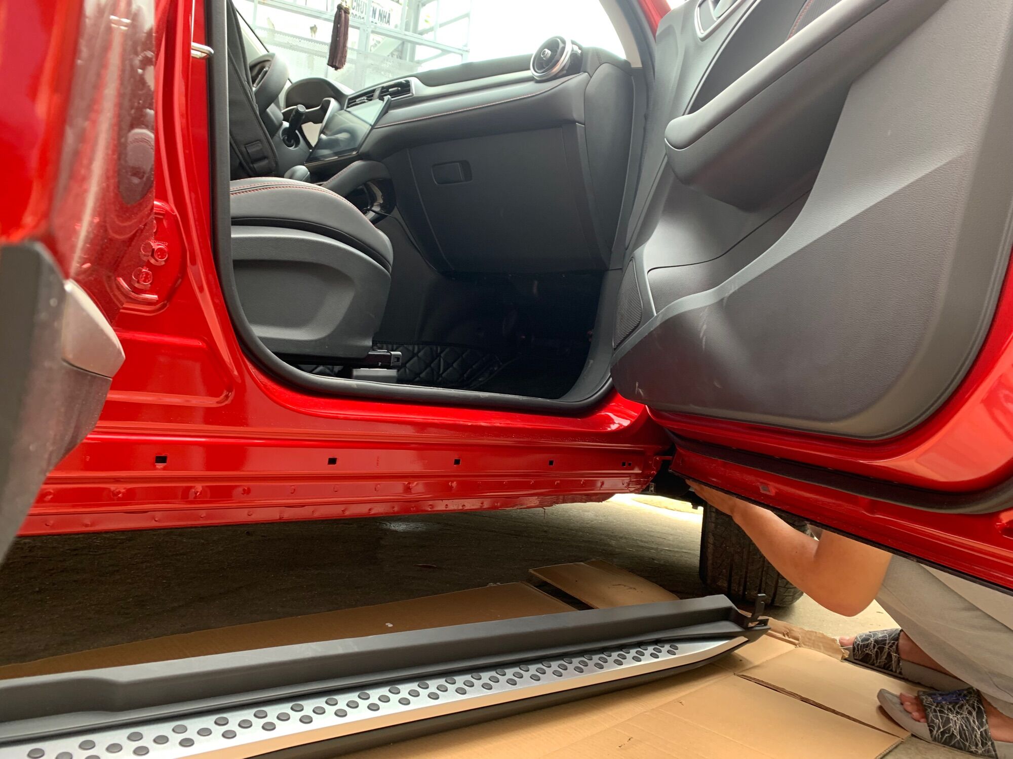 Bệ Bước chân MG Zs