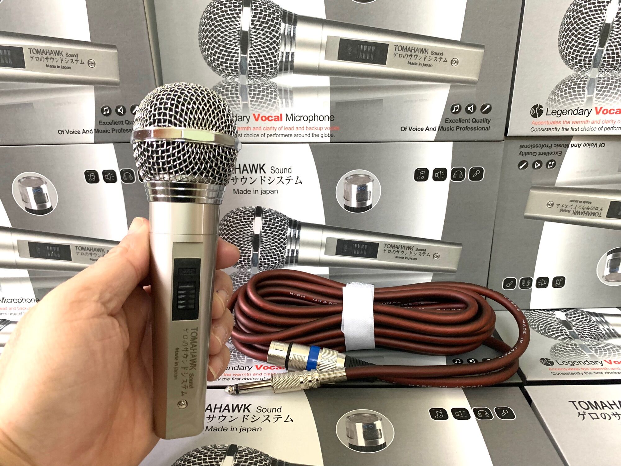 Made in Japan Micro hát karaoke Nhật Tomahawk chất âm tuyệt đỉnh