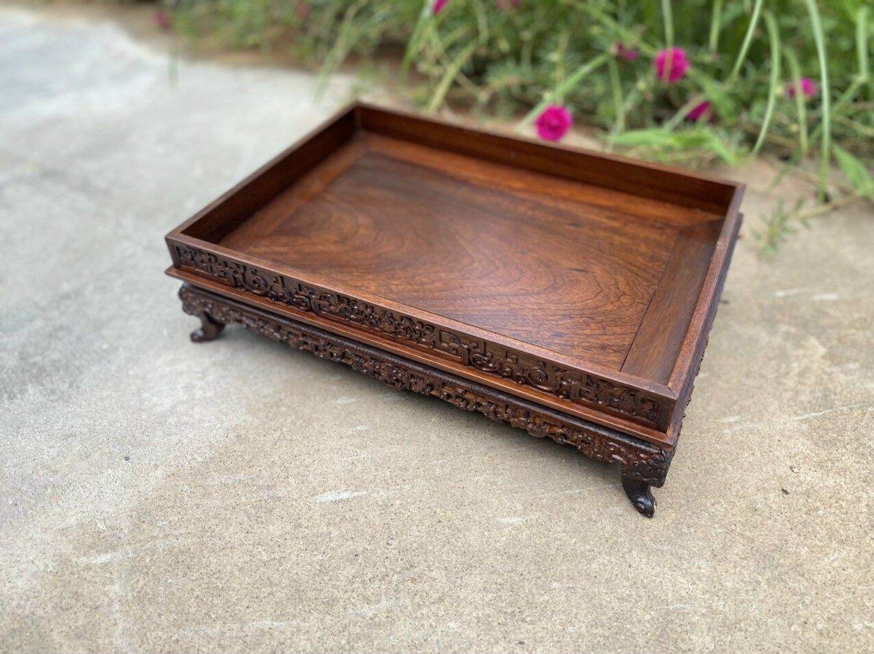 Khay trà chân quỳ gỗ gụ 31x22cm