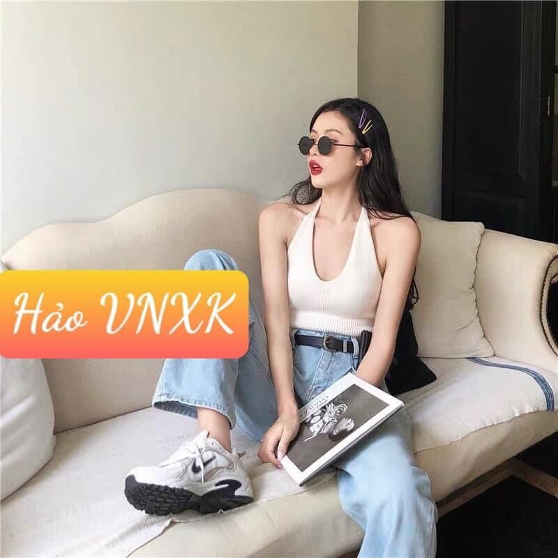 Áo crop top cổ yếm .