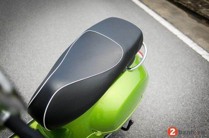 Da bọc yên xe gts